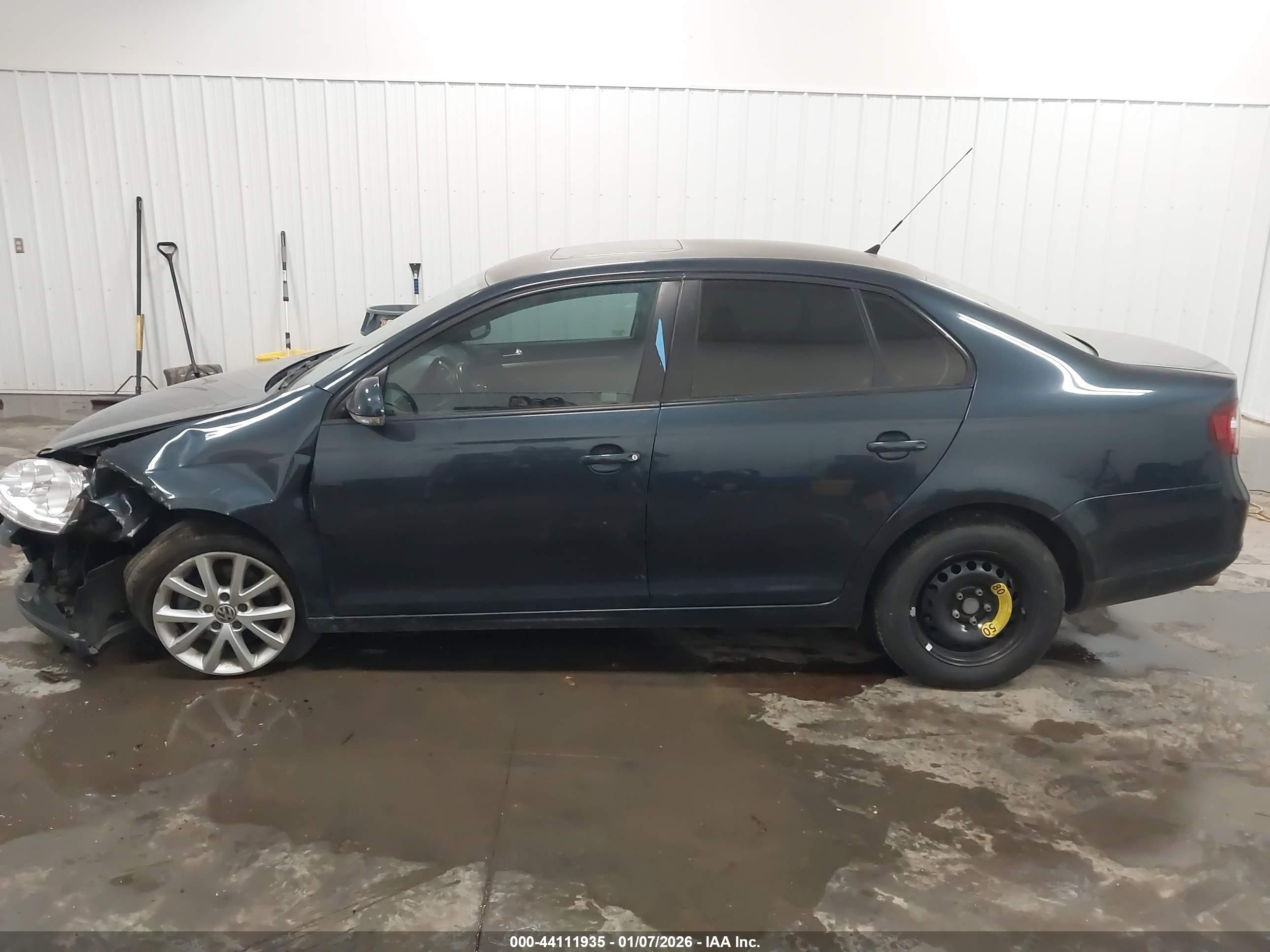 2010 Volkswagen Jetta Limited Edition Blue vin: 3VWRZ7AJ0AM111298