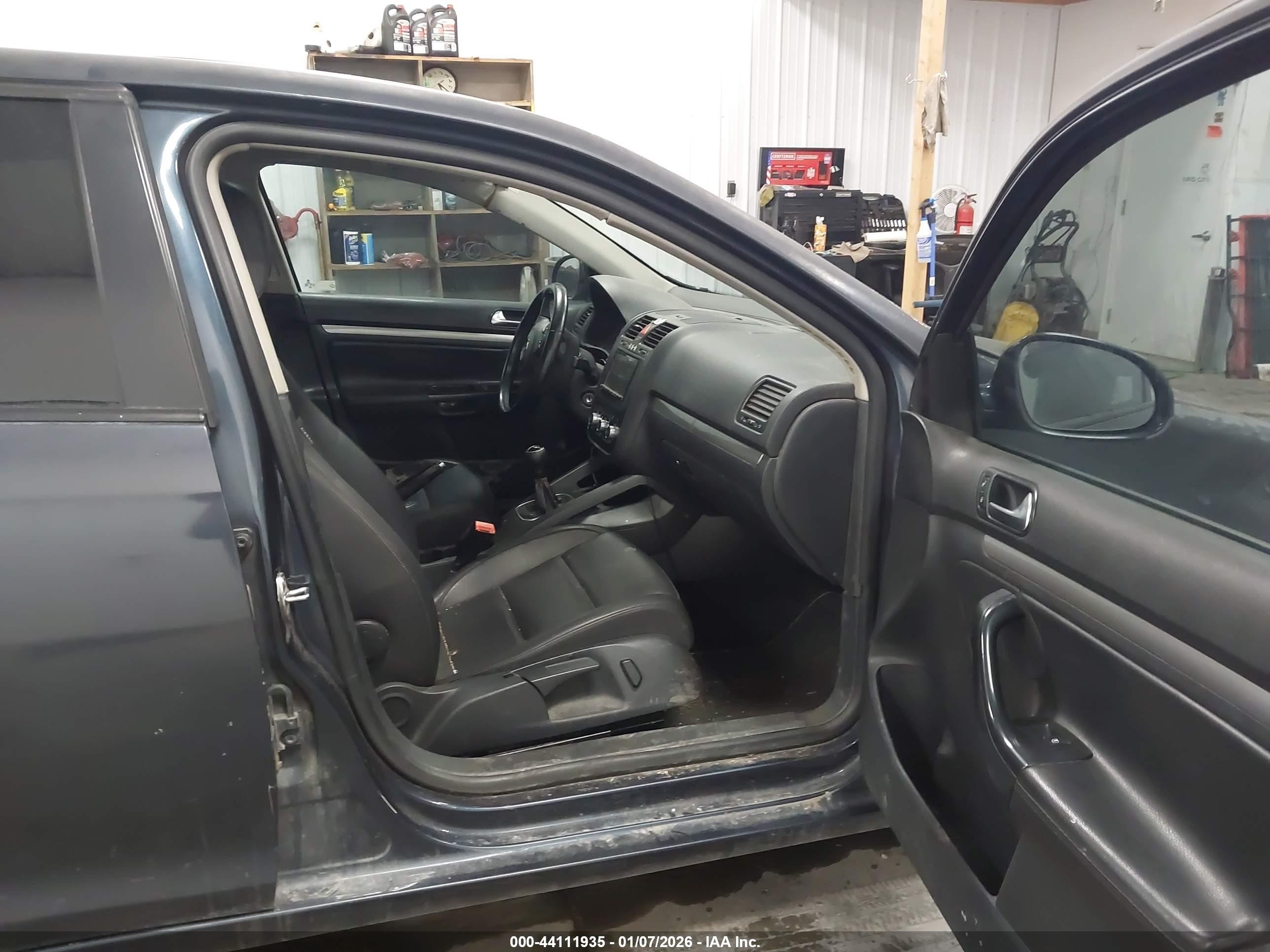 2010 Volkswagen Jetta Limited Edition Blue vin: 3VWRZ7AJ0AM111298