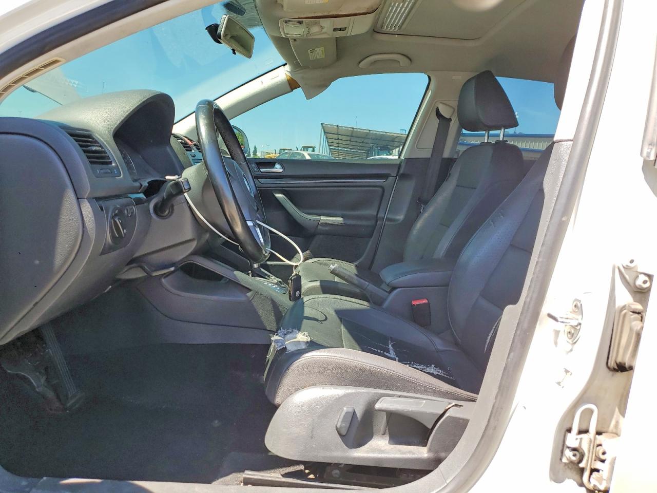 2010 Volkswagen Jetta Se Белый vin: 3VWRZ7AJ1AM056828