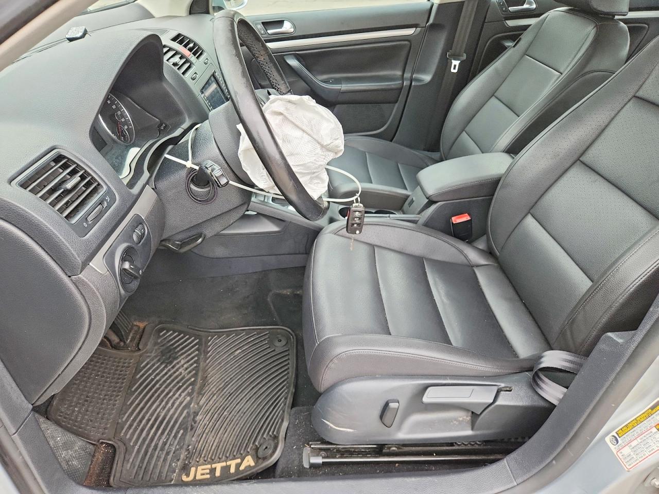 2010 Volkswagen Jetta Se Silver vin: 3VWRZ7AJ1AM157562
