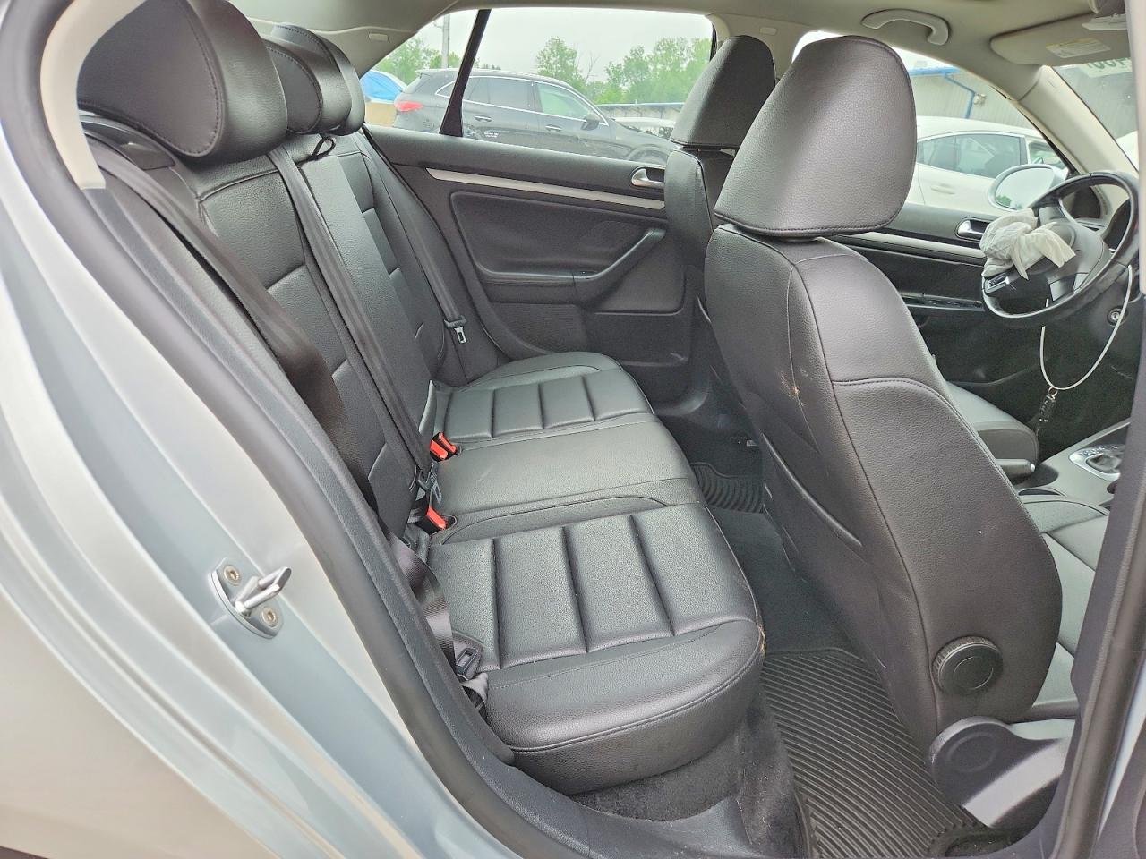 2010 Volkswagen Jetta Se Silver vin: 3VWRZ7AJ1AM157562
