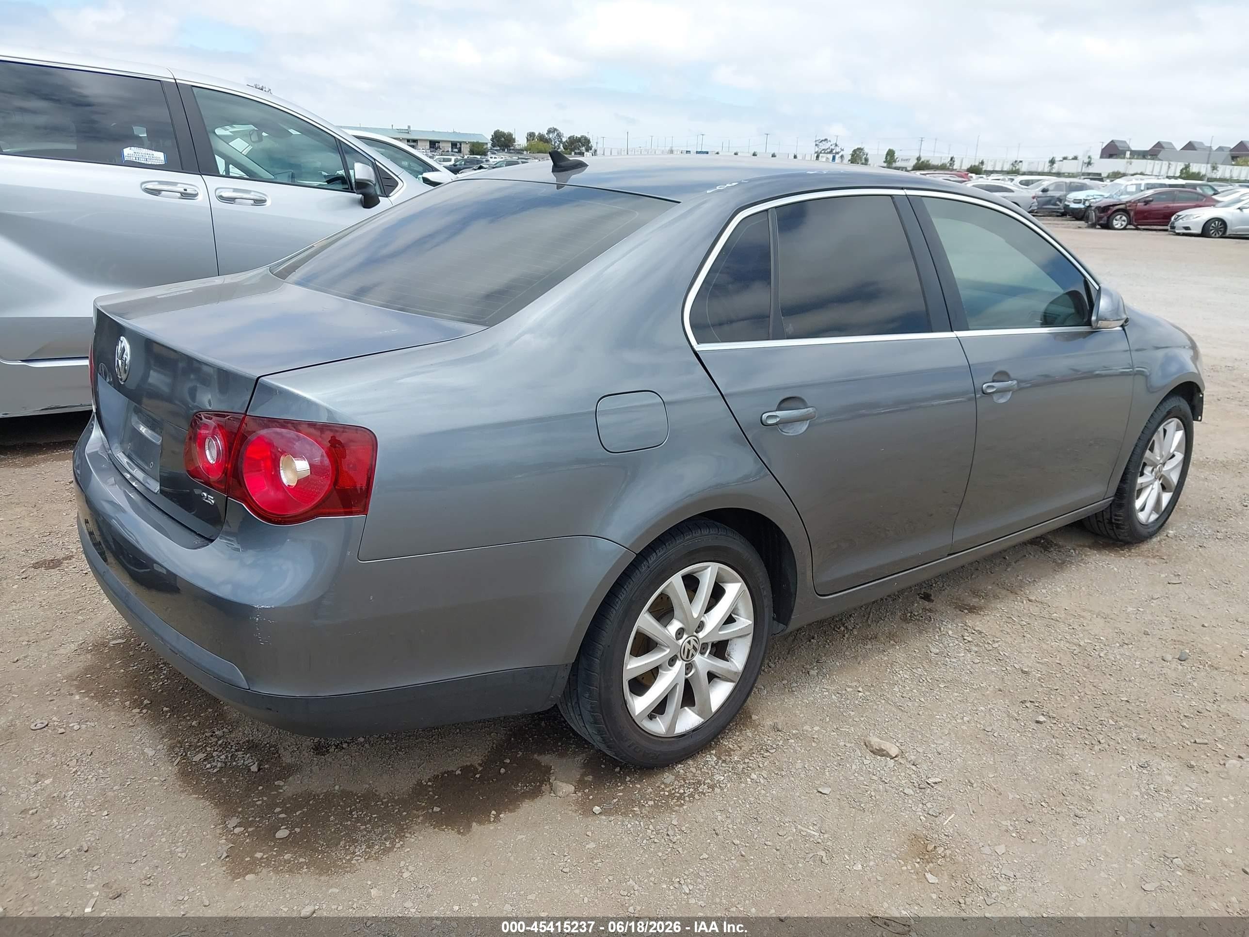 2010 Volkswagen Jetta Se Gray vin: 3VWRZ7AJ2AM036801
