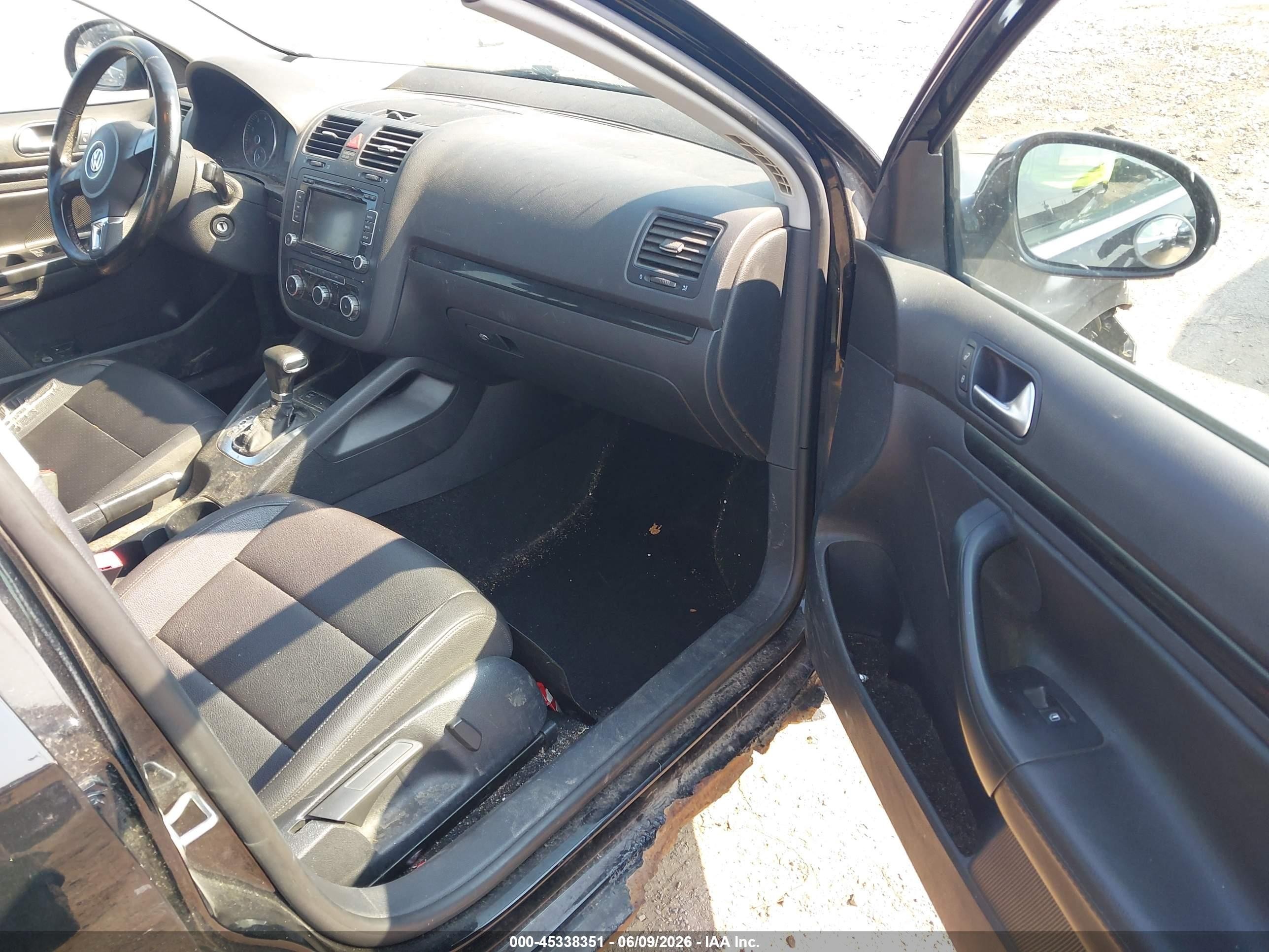 2010 Volkswagen Jetta Se Black vin: 3VWRZ7AJ2AM045532