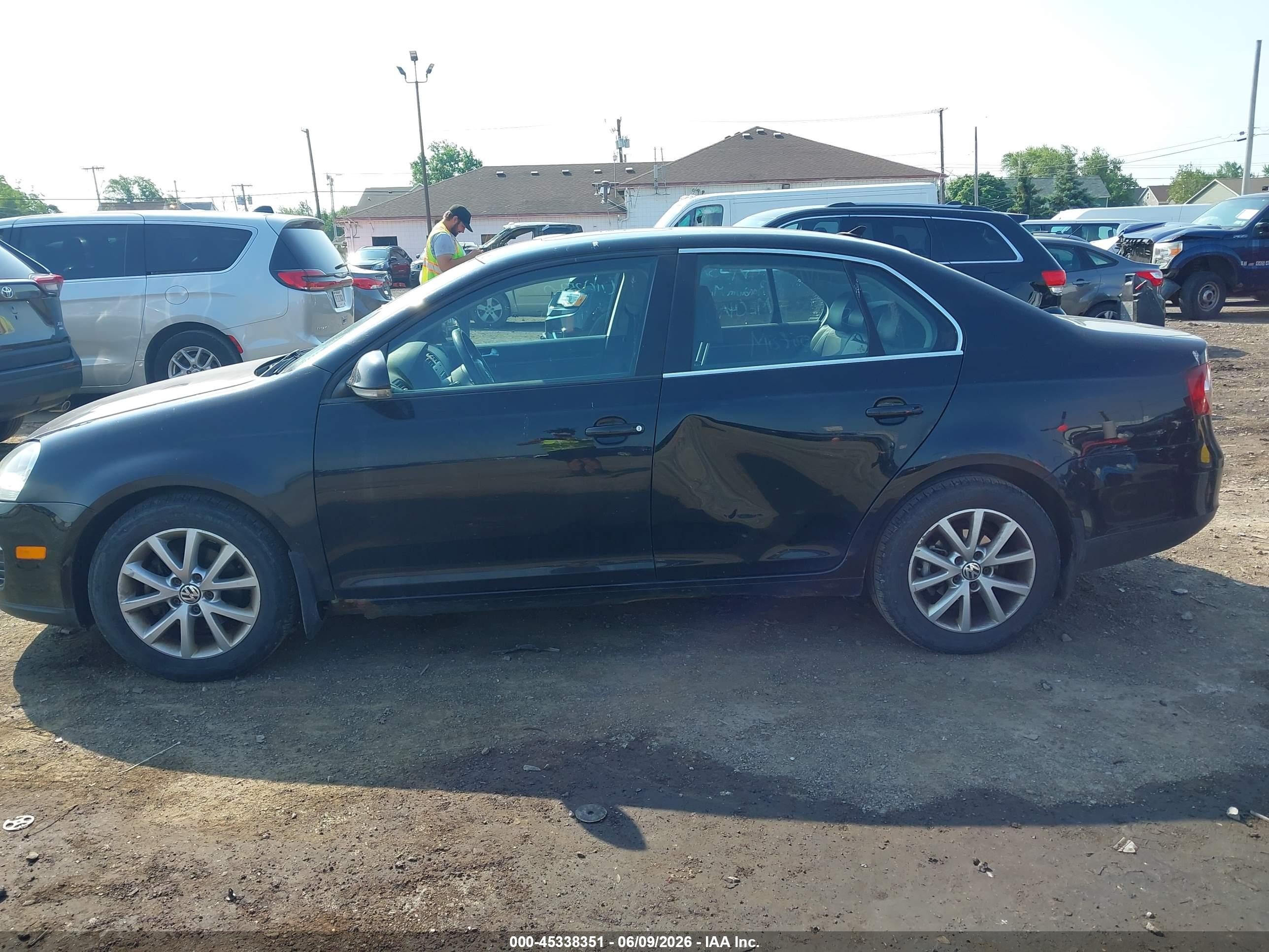 2010 Volkswagen Jetta Se Black vin: 3VWRZ7AJ2AM045532
