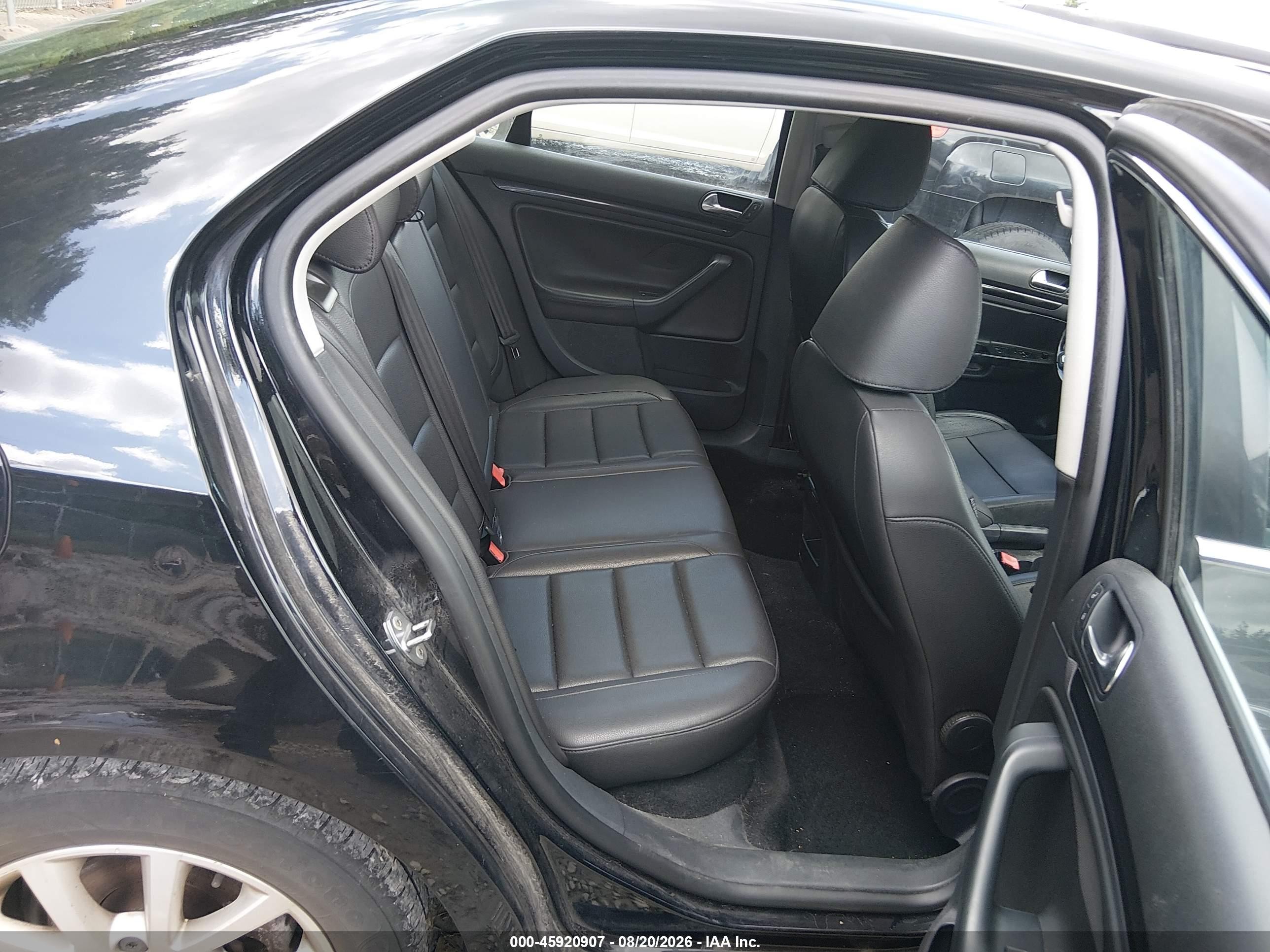 2010 Volkswagen Jetta Se Black vin: 3VWRZ7AJ2AM054330