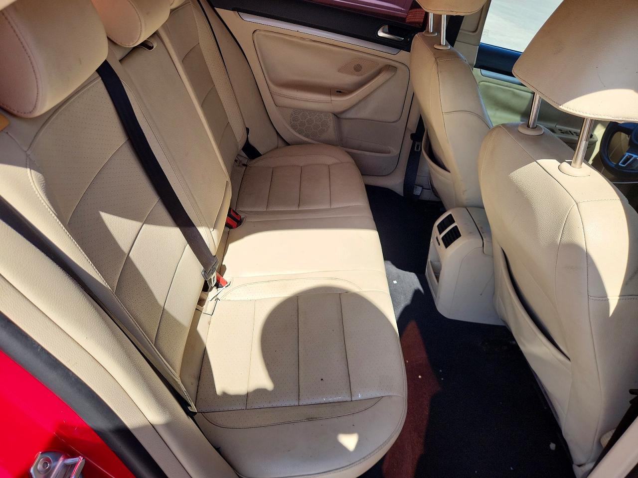 2010 Volkswagen Jetta Se Red vin: 3VWRZ7AJ2AM095105