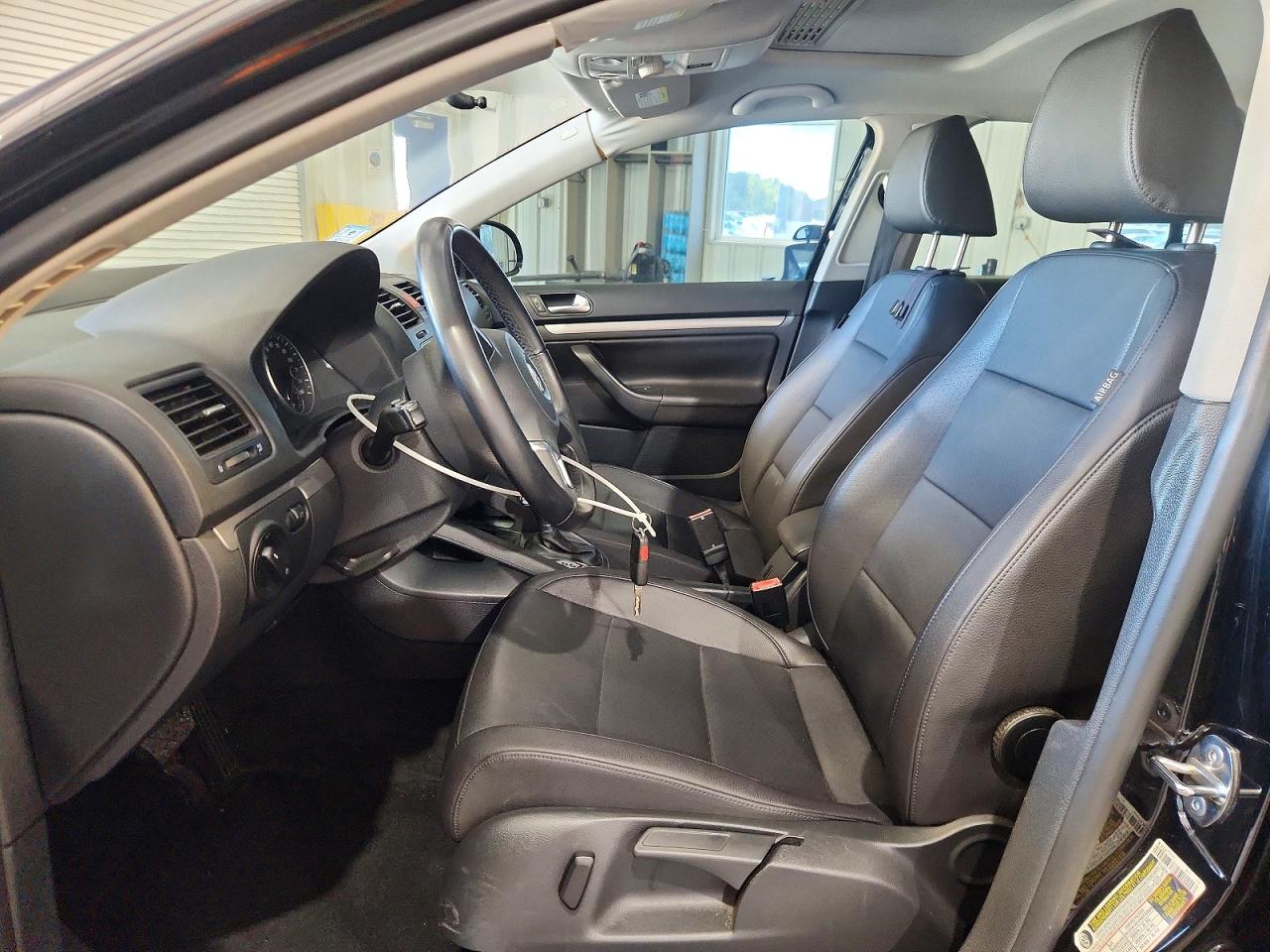 2010 Volkswagen Jetta Se Черный vin: 3VWRZ7AJ2AM148966