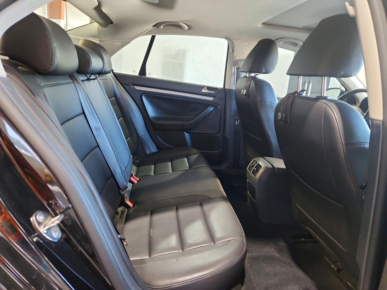2010 Volkswagen Jetta Se Черный vin: 3VWRZ7AJ2AM148966