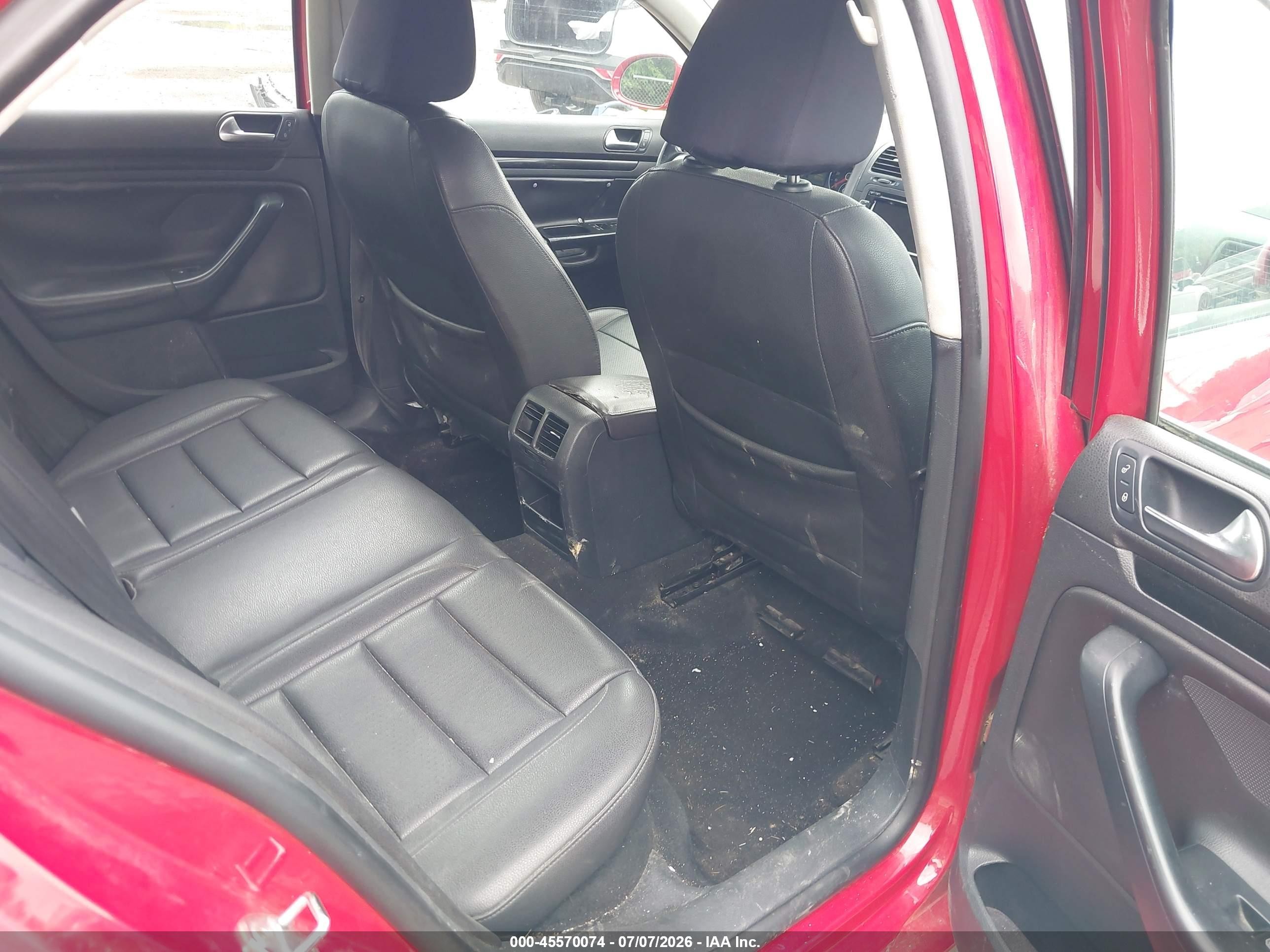 2010 Volkswagen Jetta Se Red vin: 3VWRZ7AJ3AM054322