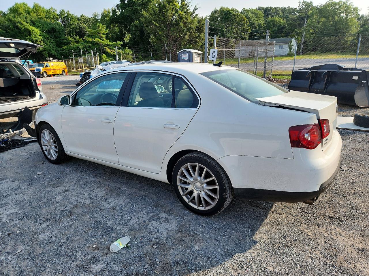 2010 Volkswagen Jetta Se White vin: 3VWRZ7AJ4AM051798