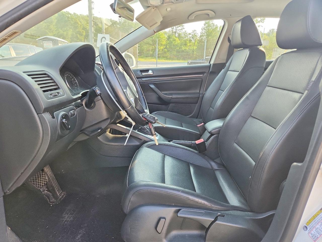 2010 Volkswagen Jetta Se White vin: 3VWRZ7AJ4AM051798