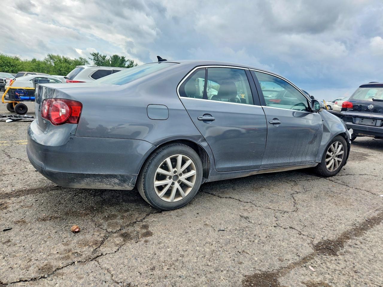 2010 Volkswagen Jetta Se Gray vin: 3VWRZ7AJ5AM050269