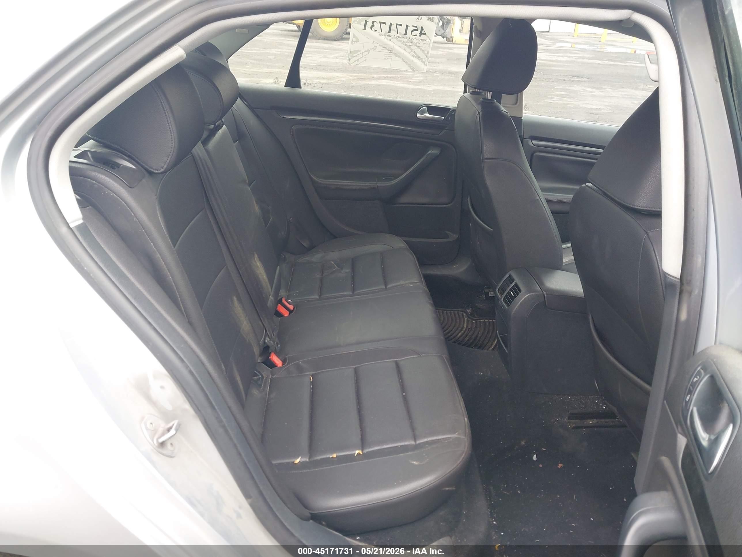 2010 Volkswagen Jetta Se Silver vin: 3VWRZ7AJ6AM035988