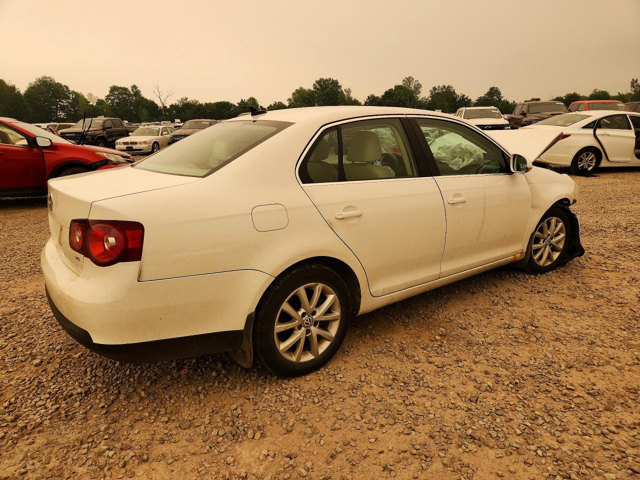 2010 Volkswagen Jetta Se White vin: 3VWRZ7AJ6AM059448