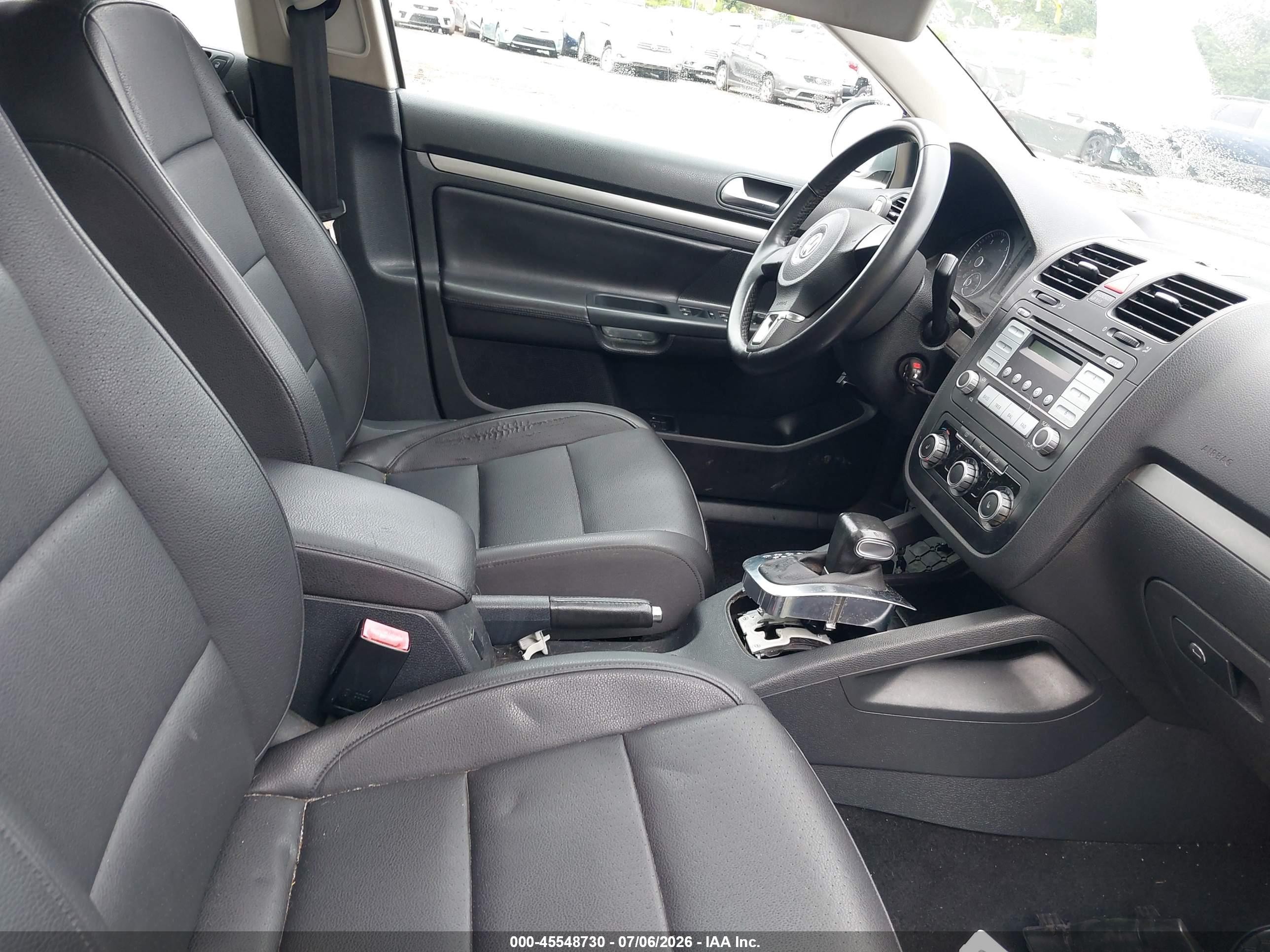 2010 Volkswagen Jetta Limited Edition Silver vin: 3VWRZ7AJ7AM158232
