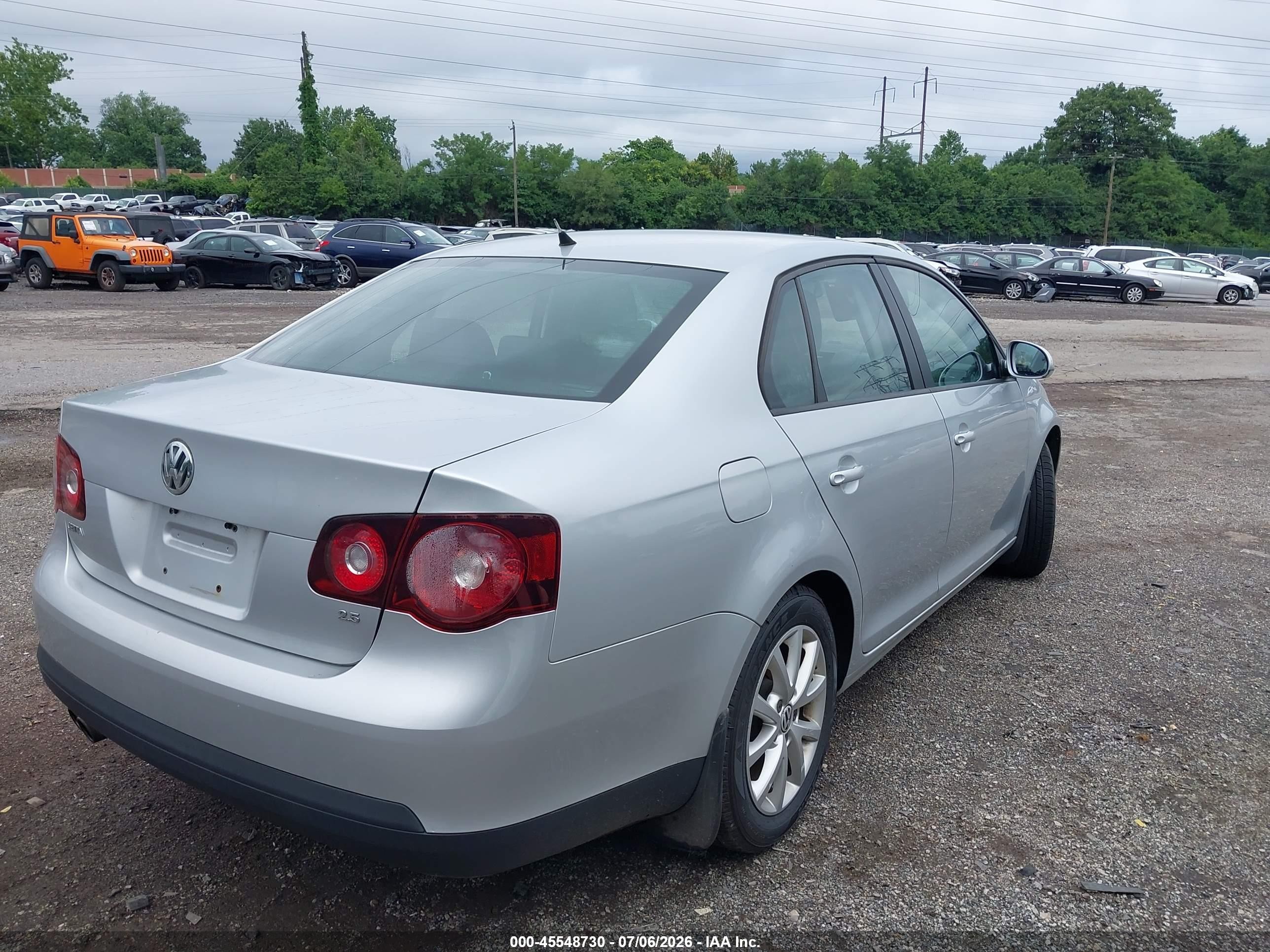 2010 Volkswagen Jetta Limited Edition Silver vin: 3VWRZ7AJ7AM158232