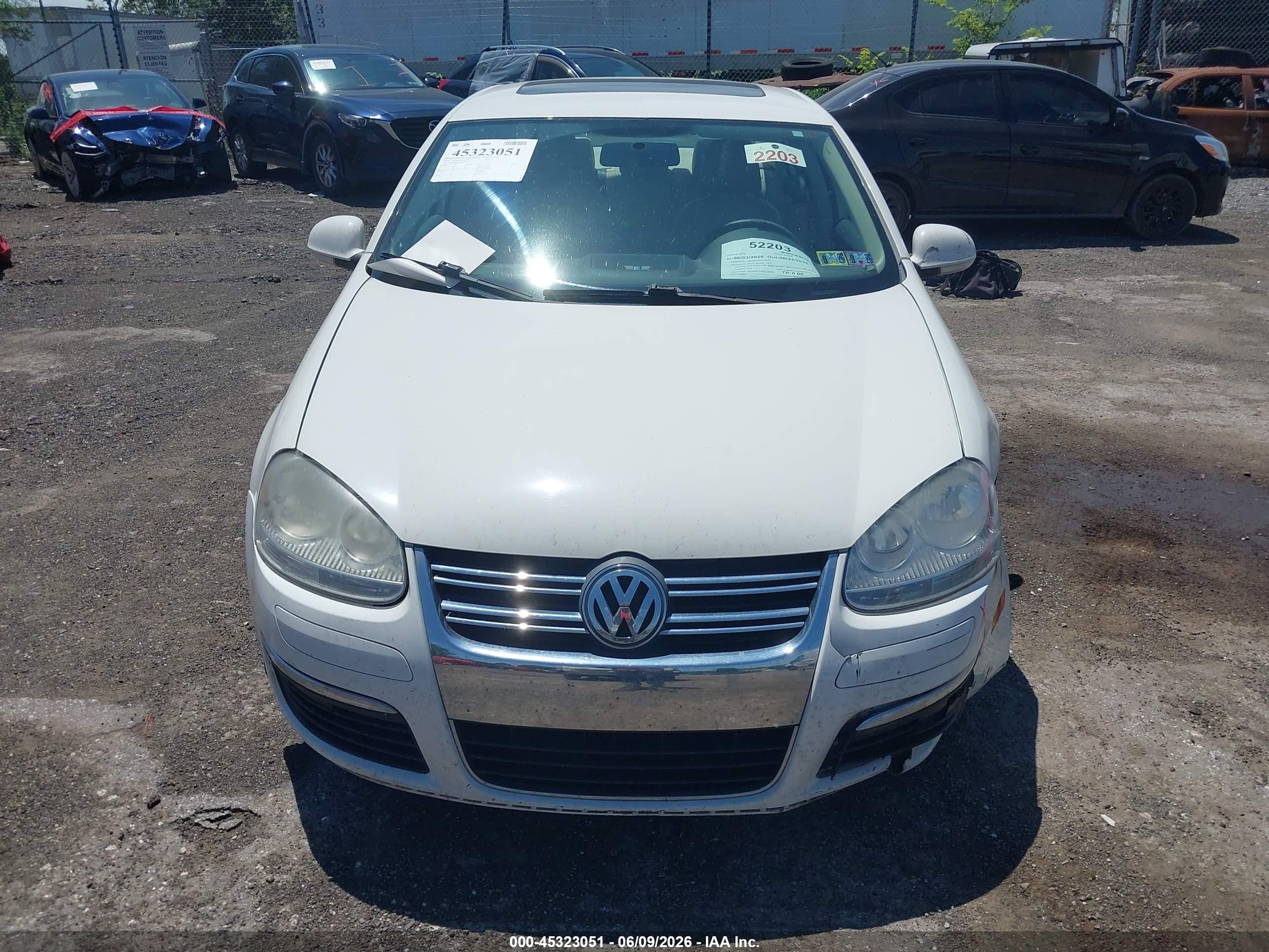 2010 Volkswagen Jetta Se White vin: 3VWRZ7AJ8AM037709