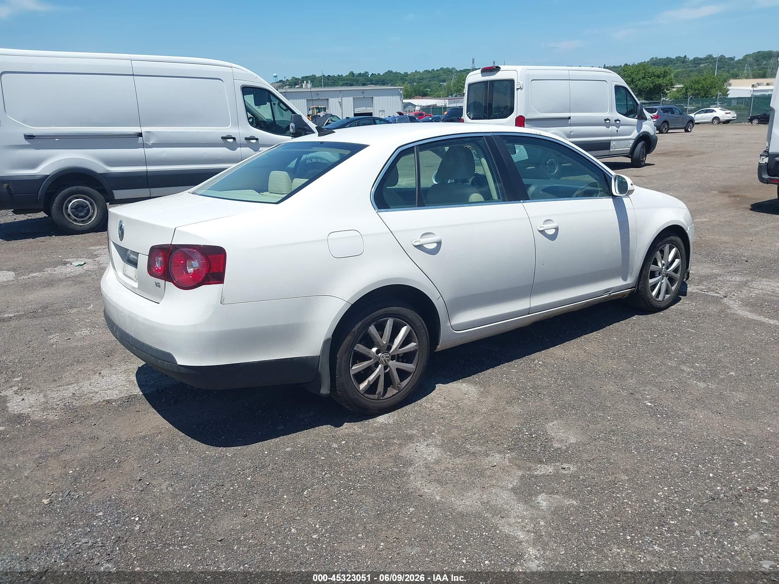 2010 Volkswagen Jetta Se White vin: 3VWRZ7AJ8AM037709