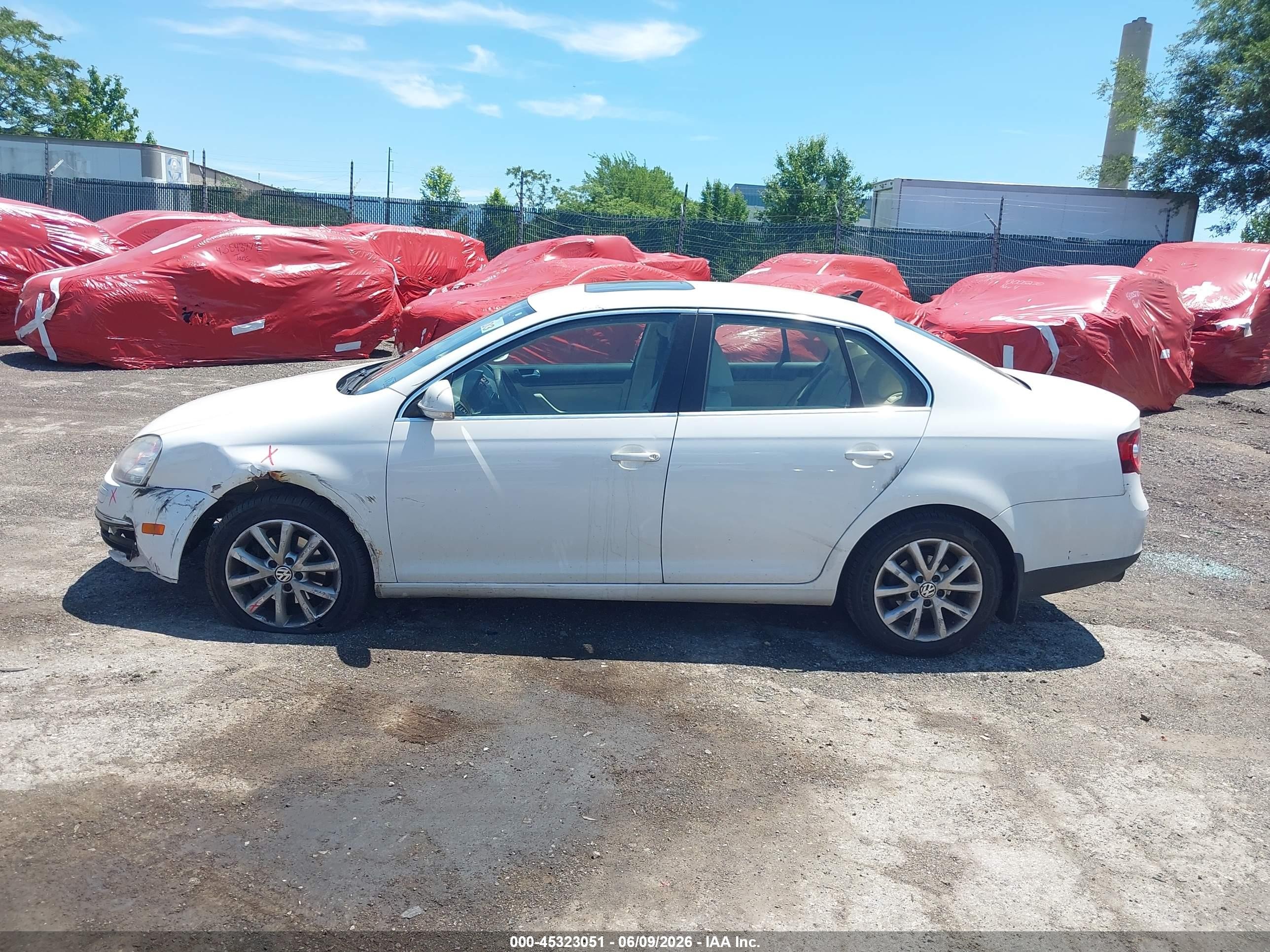 2010 Volkswagen Jetta Se White vin: 3VWRZ7AJ8AM037709