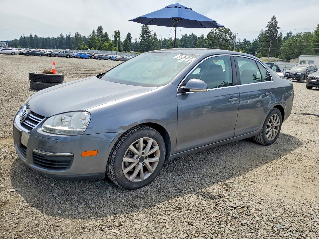 3VWRZ7AJ8AM050735