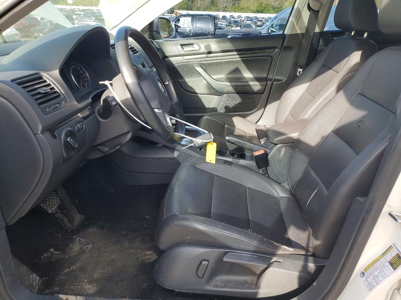 2010 Volkswagen Jetta Se Белый vin: 3VWRZ7AJ8AM052422