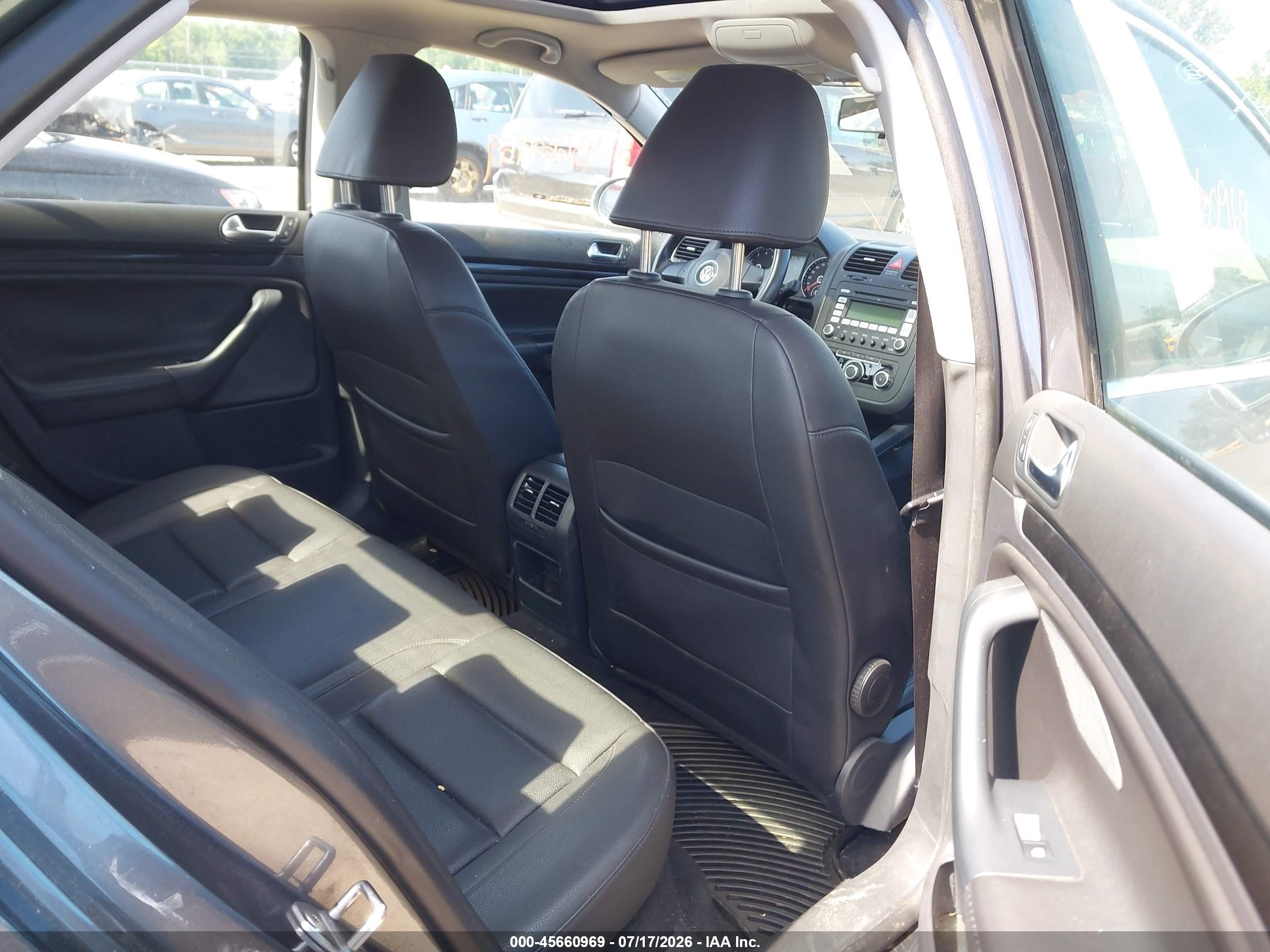 2010 Volkswagen Jetta Se Серый vin: 3VWRZ7AJXAM061459