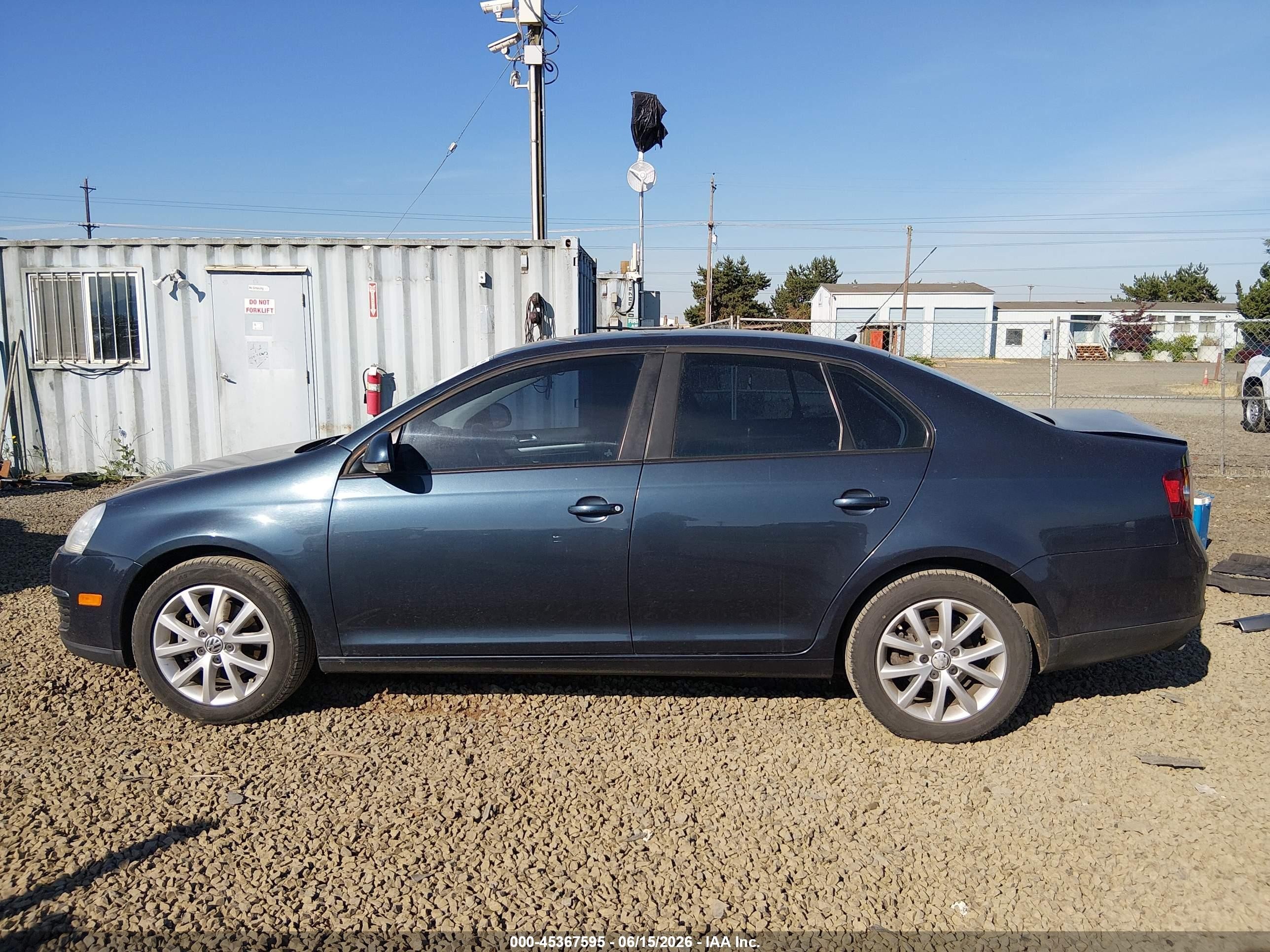 2010 Volkswagen Jetta Limited Edition Dark Blue vin: 3VWRZ7AJXAM139027