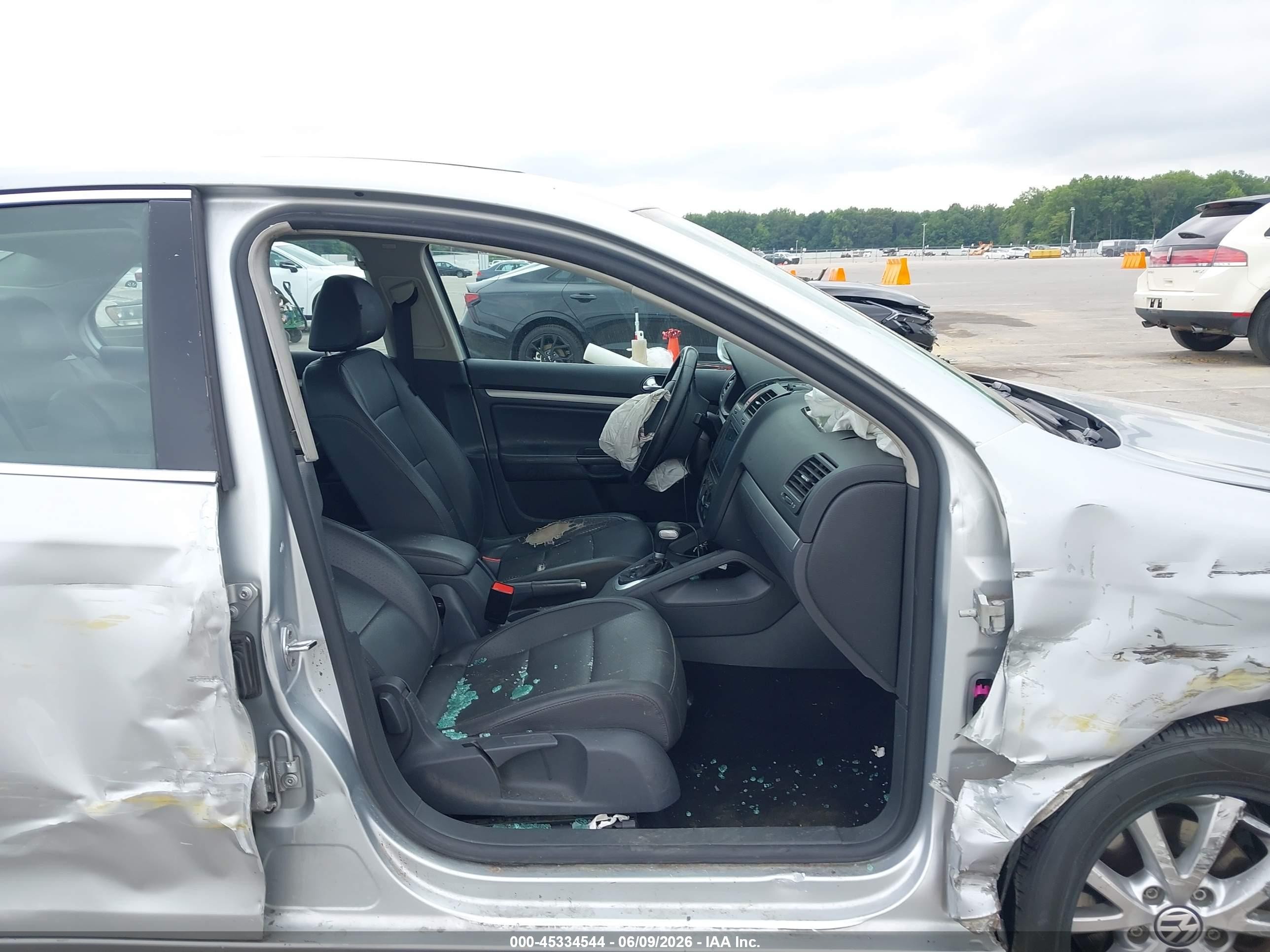 2008 Volkswagen Jetta Se/sel Silver vin: 3VWRZ81K78M183611