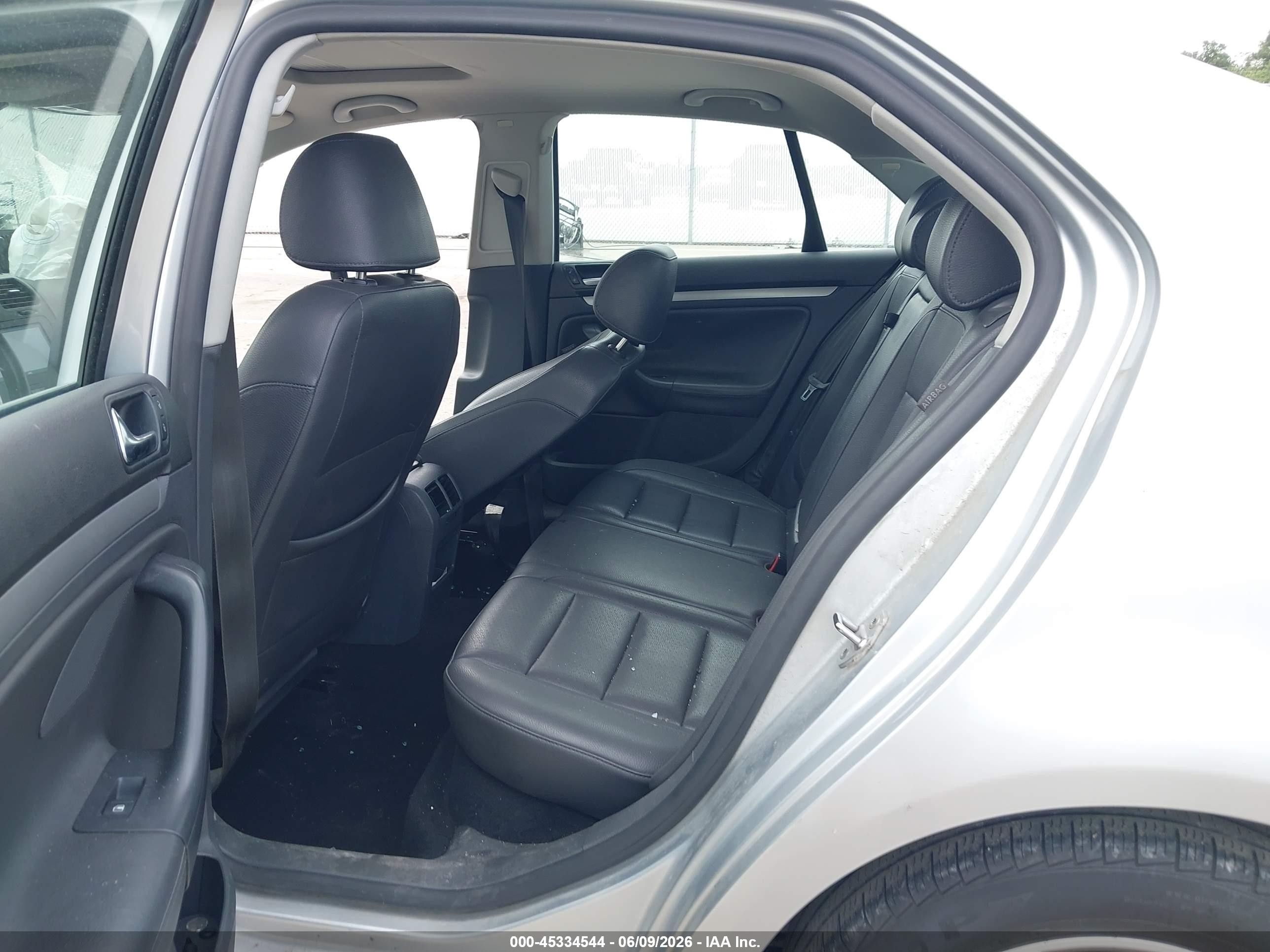 2008 Volkswagen Jetta Se/sel Silver vin: 3VWRZ81K78M183611