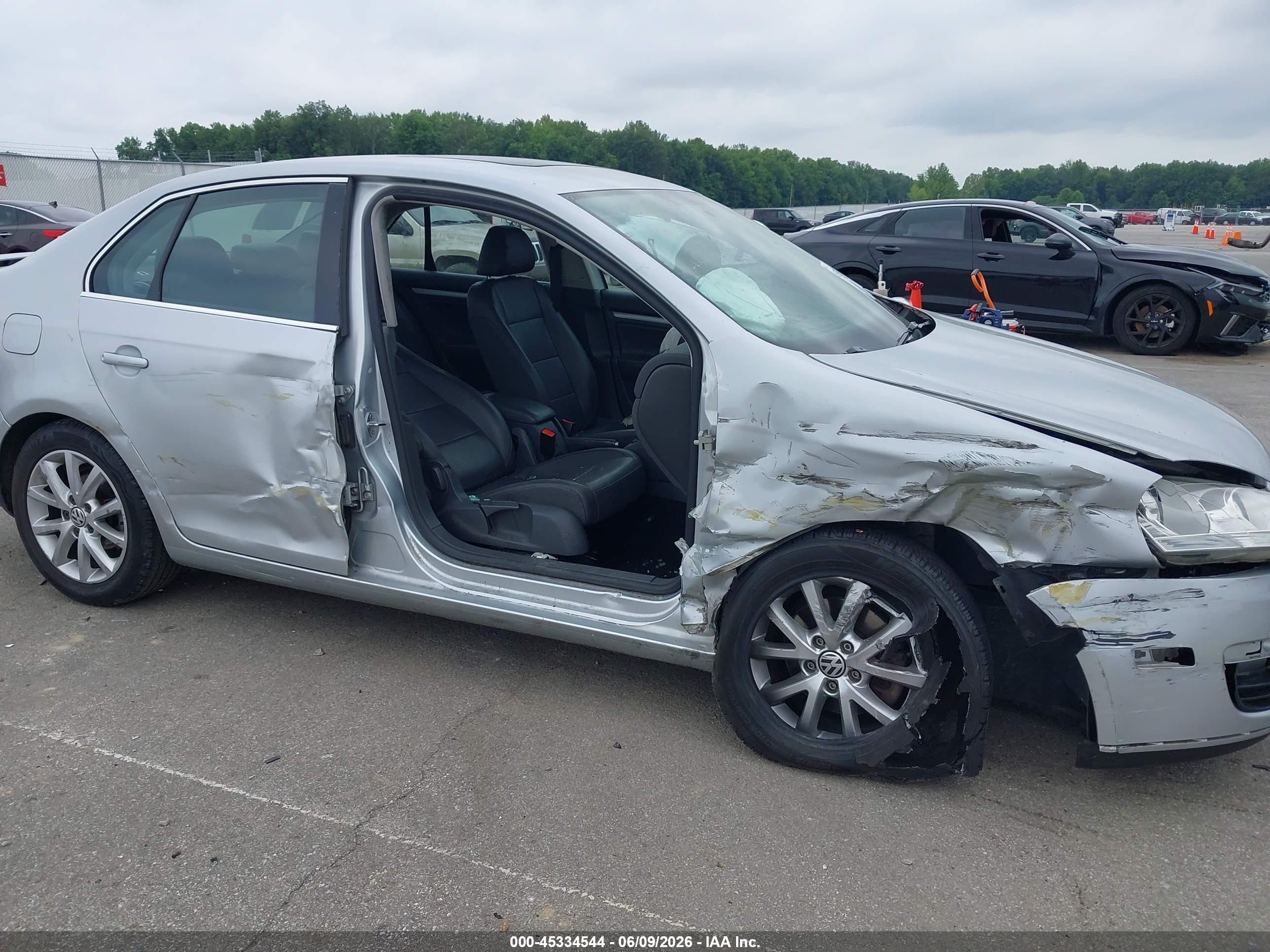 2008 Volkswagen Jetta Se/sel Silver vin: 3VWRZ81K78M183611