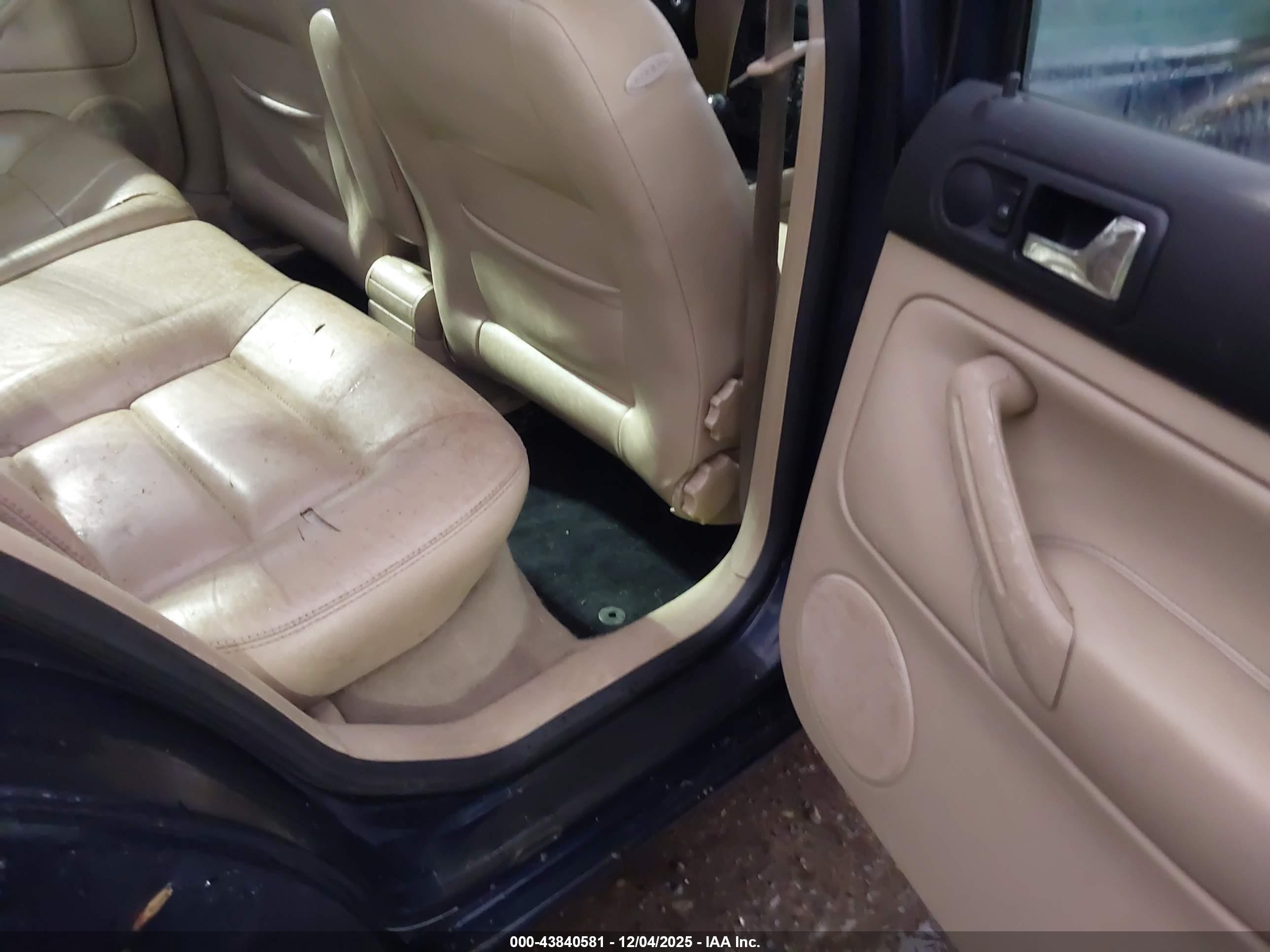 2000 Volkswagen Jetta Gls Blue vin: 3VWSA29M0YM108468
