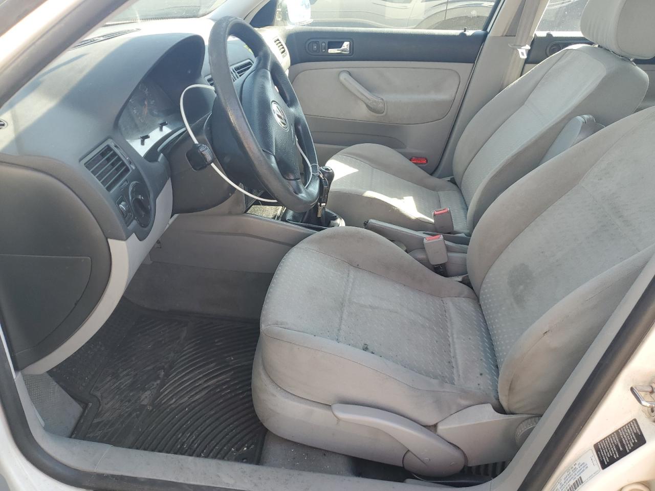 1999 Volkswagen Jetta Gls White vin: 3VWSA29M1XM115721
