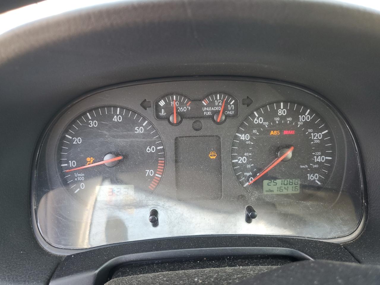 1999 Volkswagen Jetta Gls White vin: 3VWSA29M1XM115721