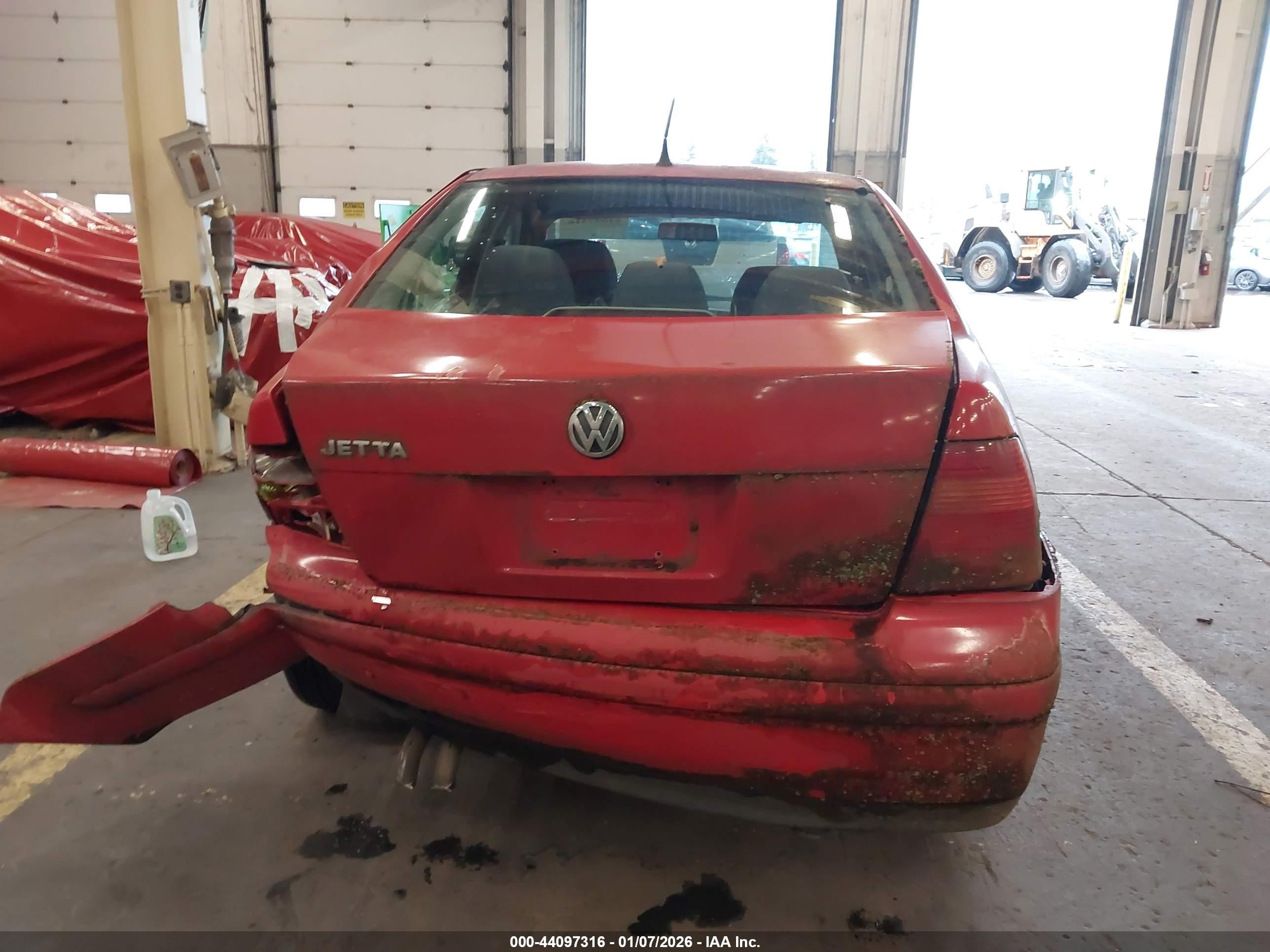 1999 Volkswagen Jetta Gls Red vin: 3VWSA29M4XM037936