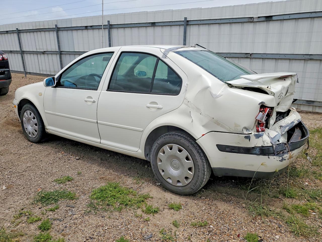 1999 Volkswagen Jetta Gls White vin: 3VWSA29M5XM018828