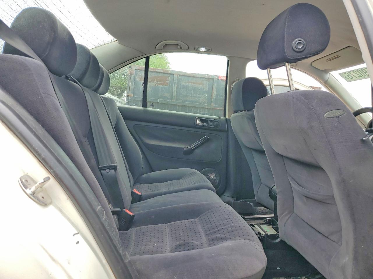 1999 Volkswagen Jetta Gls White vin: 3VWSA29M5XM018828