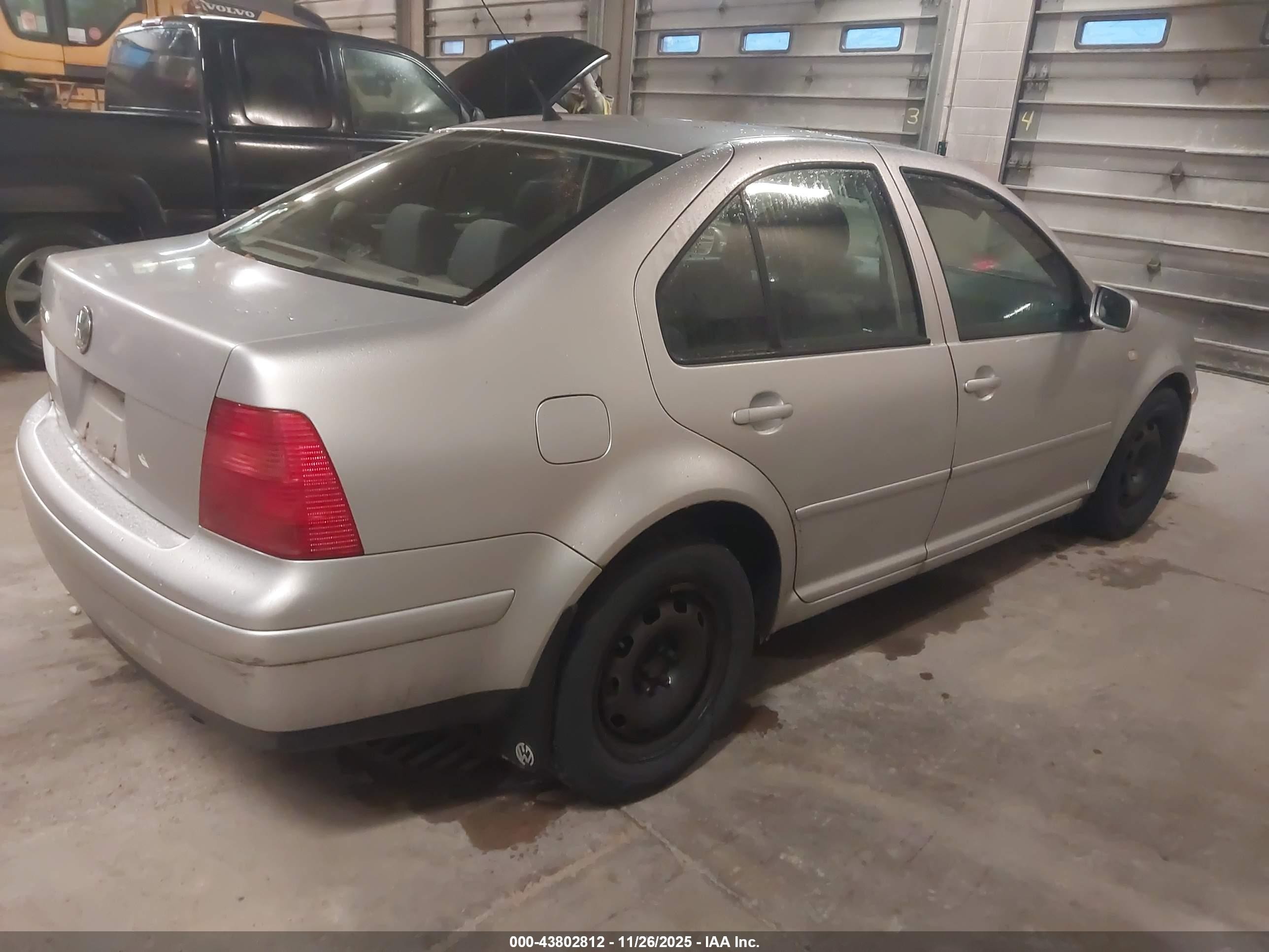 2000 Volkswagen Jetta Gls Silver vin: 3VWSA29M8YM100814