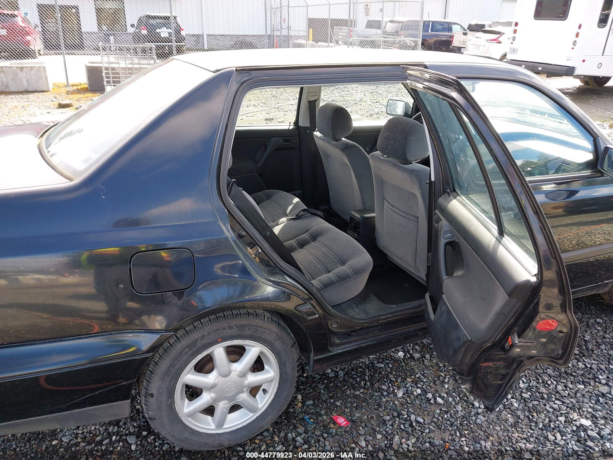 1997 Volkswagen Jetta Gls Black vin: 3VWSA81H0VM013566