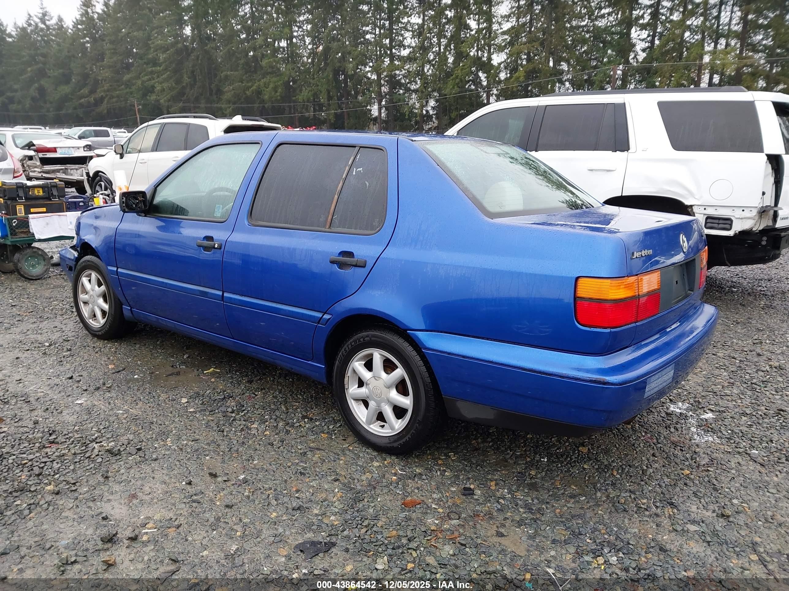 1998 Volkswagen Jetta Gls Синий vin: 3VWSA81H6WM153915
