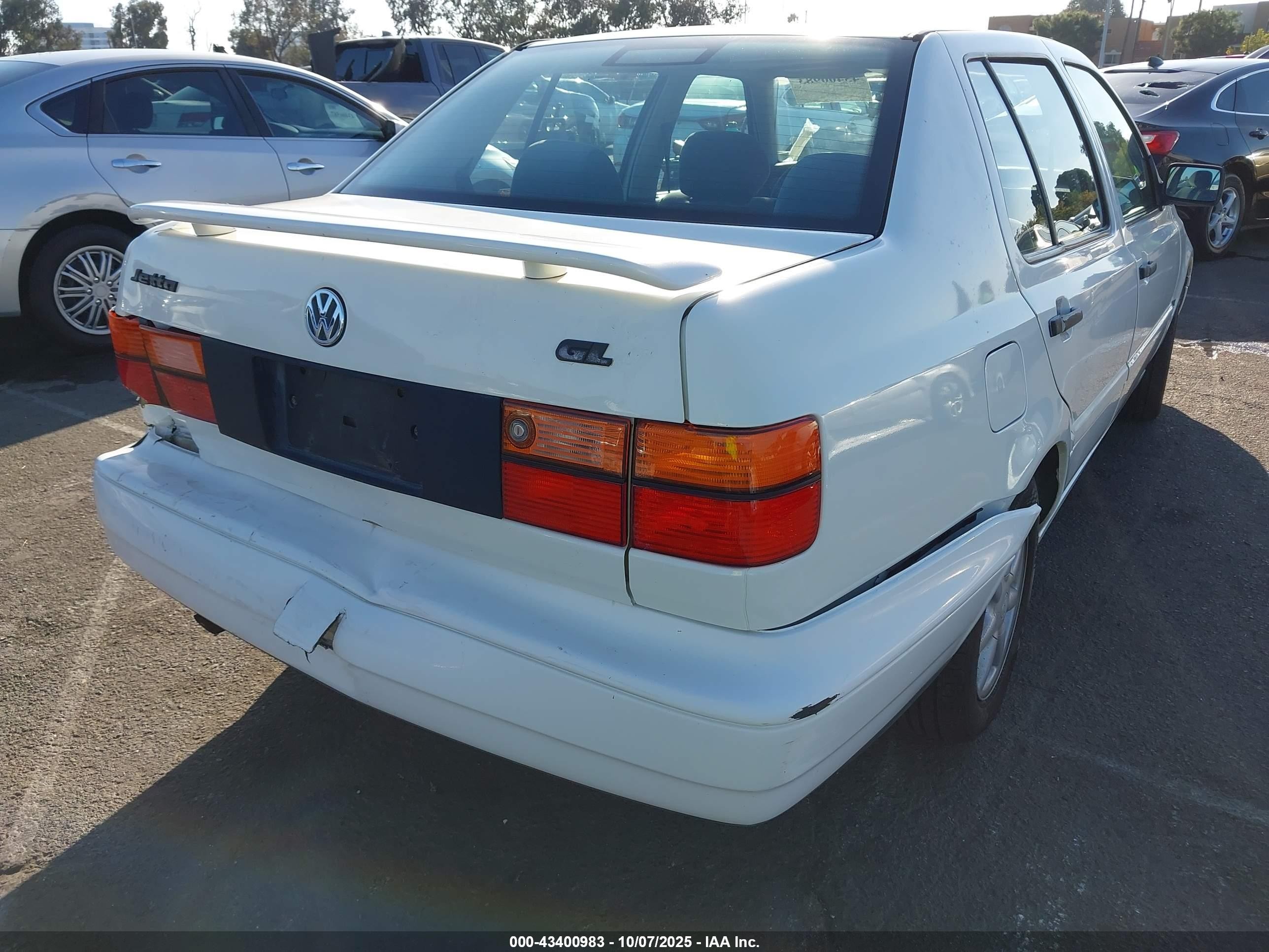 1998 Volkswagen Jetta Gls White vin: 3VWSB81H7WM199279