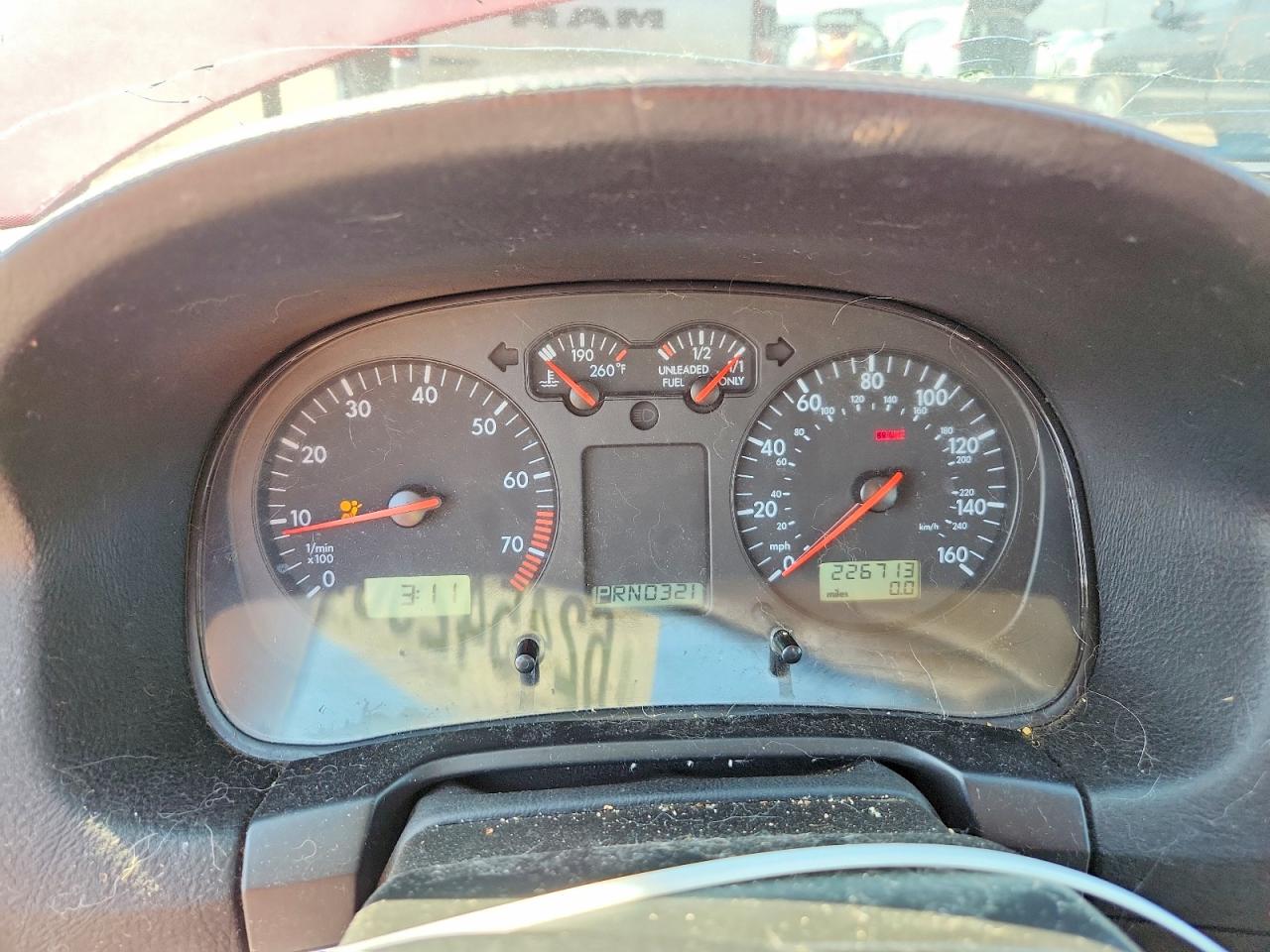 1999 Volkswagen Jetta Gls Red vin: 3VWSC29M0XM067719