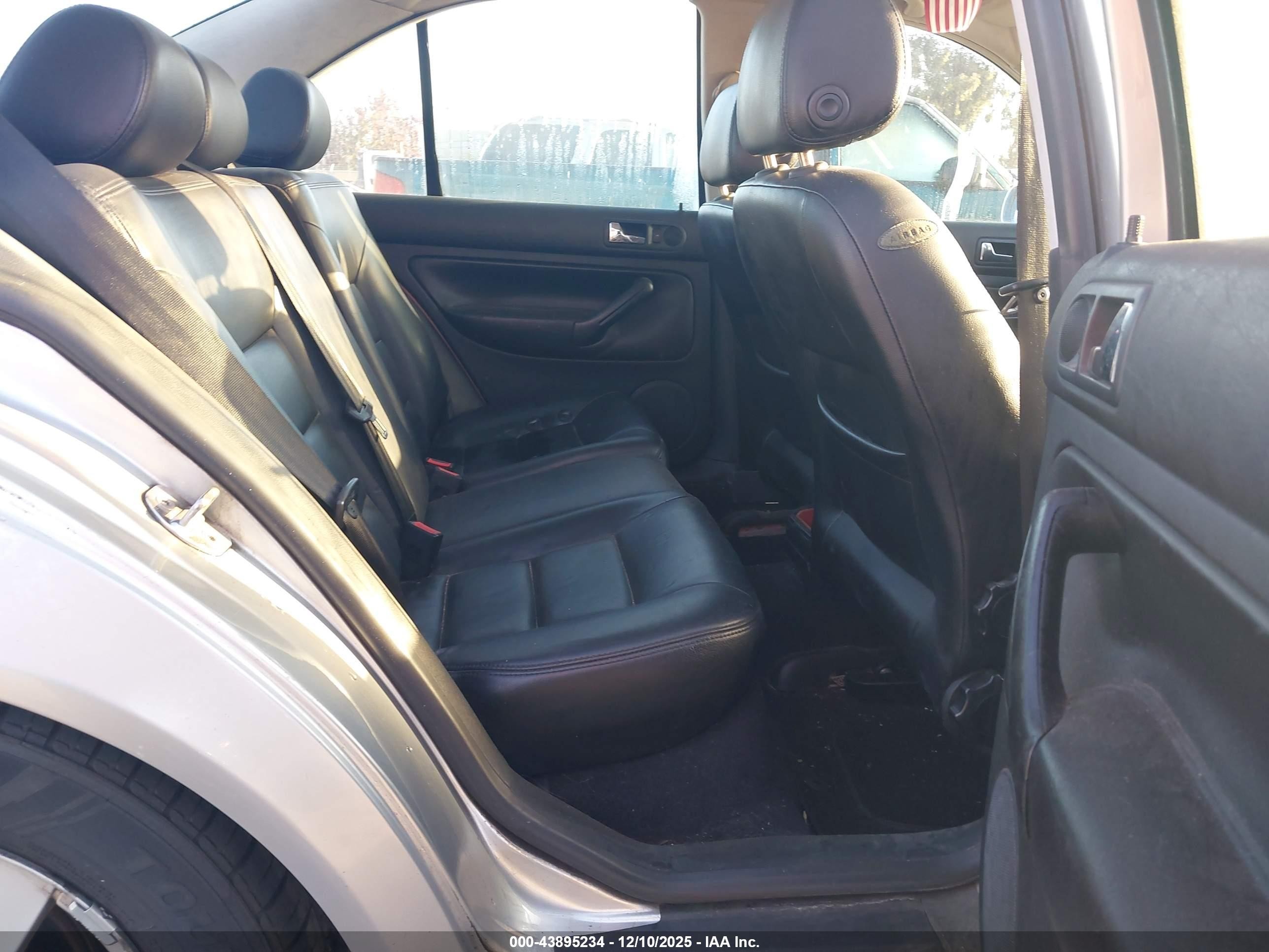 2000 Volkswagen Jetta Gls Серебряный vin: 3VWSC29M0YM122784