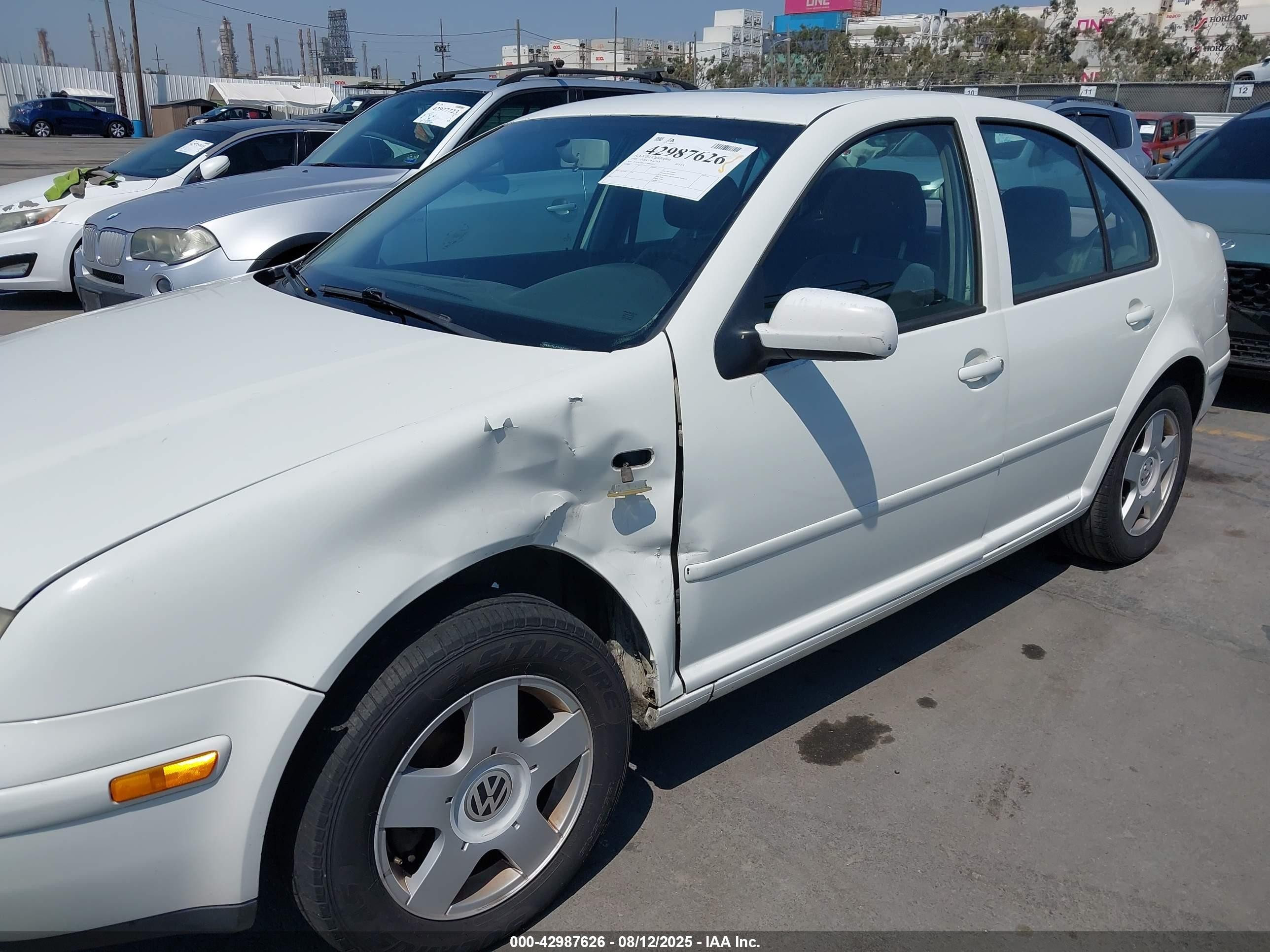 1999 Volkswagen Jetta Gls White vin: 3VWSC29M2XM064417