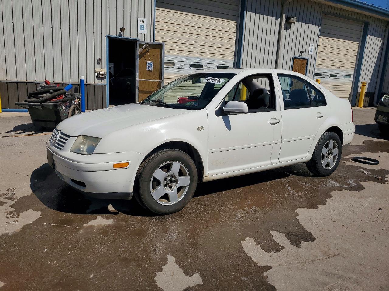 2000 Volkswagen Jetta Gls White vin: 3VWSC29M6YM094442