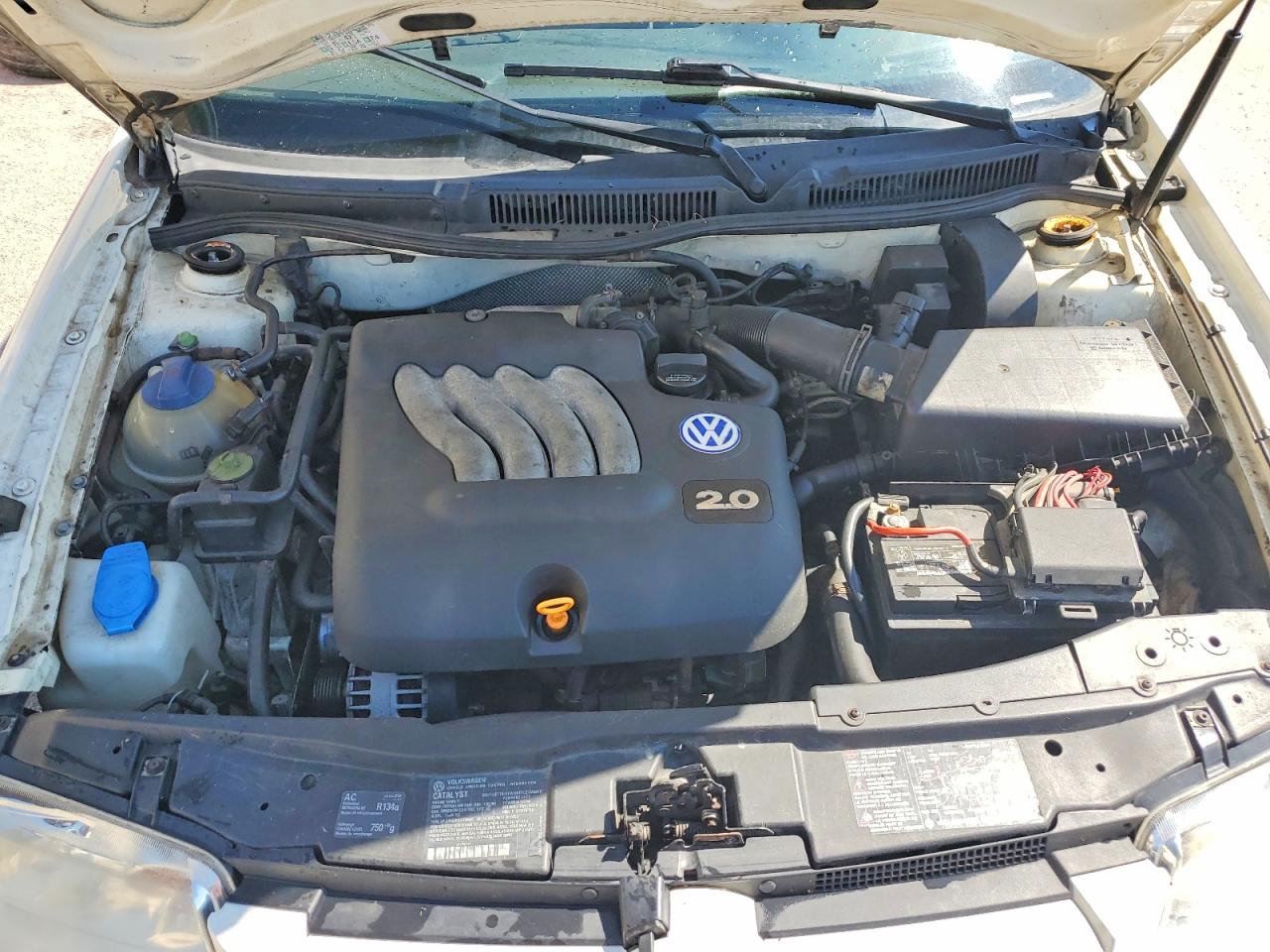 2000 Volkswagen Jetta Gls White vin: 3VWSC29M6YM094442