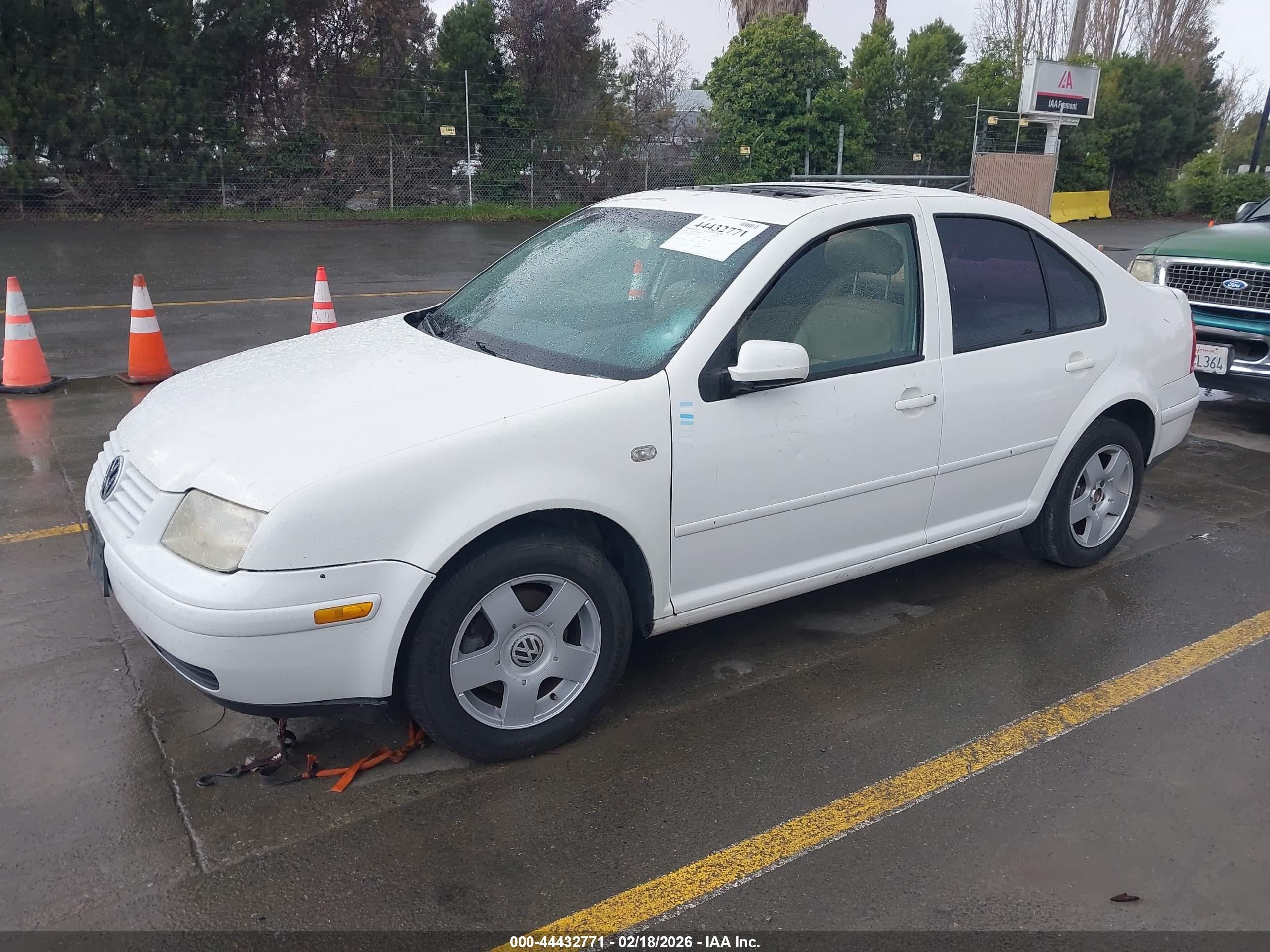 2000 Volkswagen Jetta Gls White vin: 3VWSC29M6YM170306