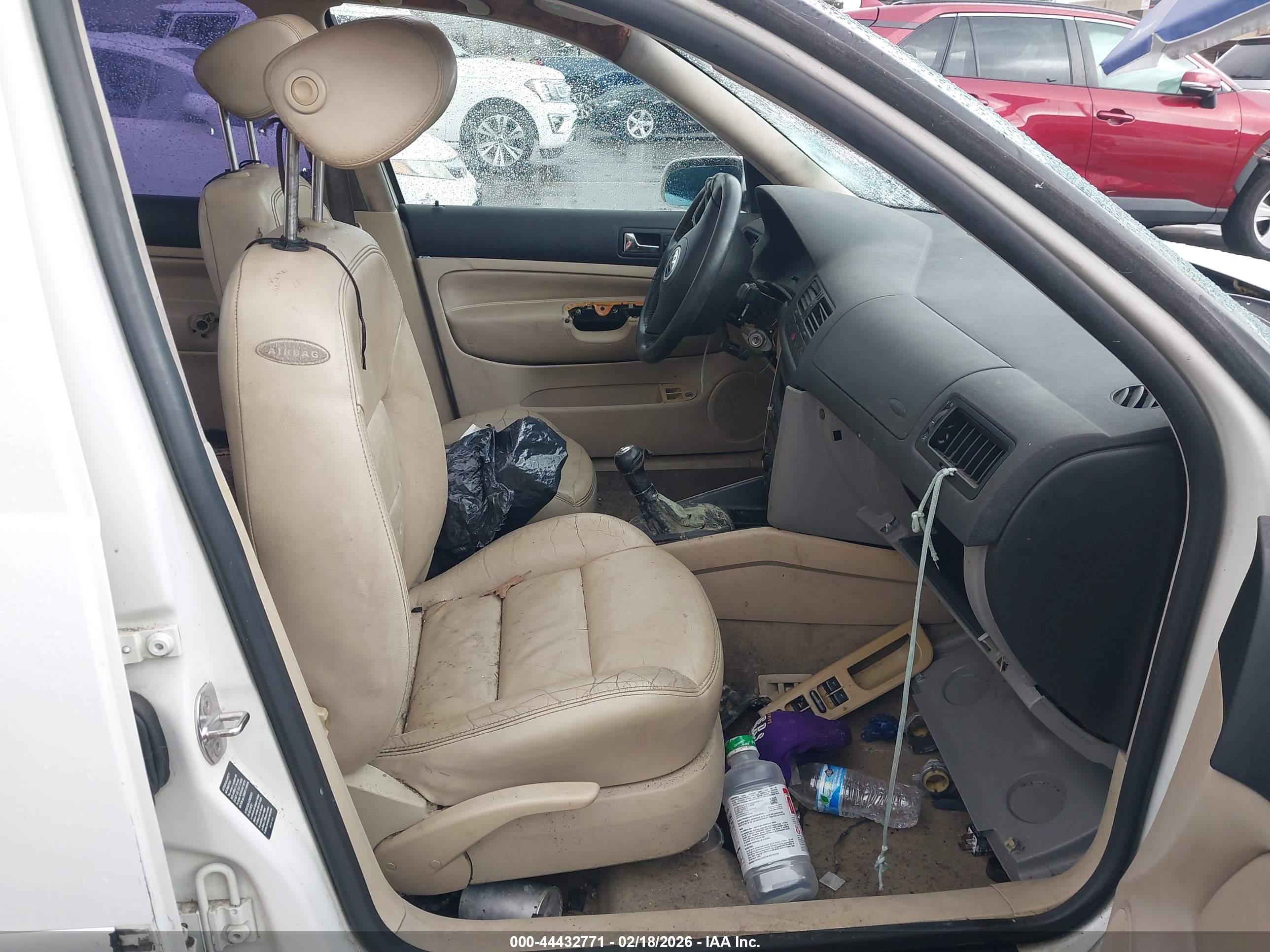 2000 Volkswagen Jetta Gls White vin: 3VWSC29M6YM170306