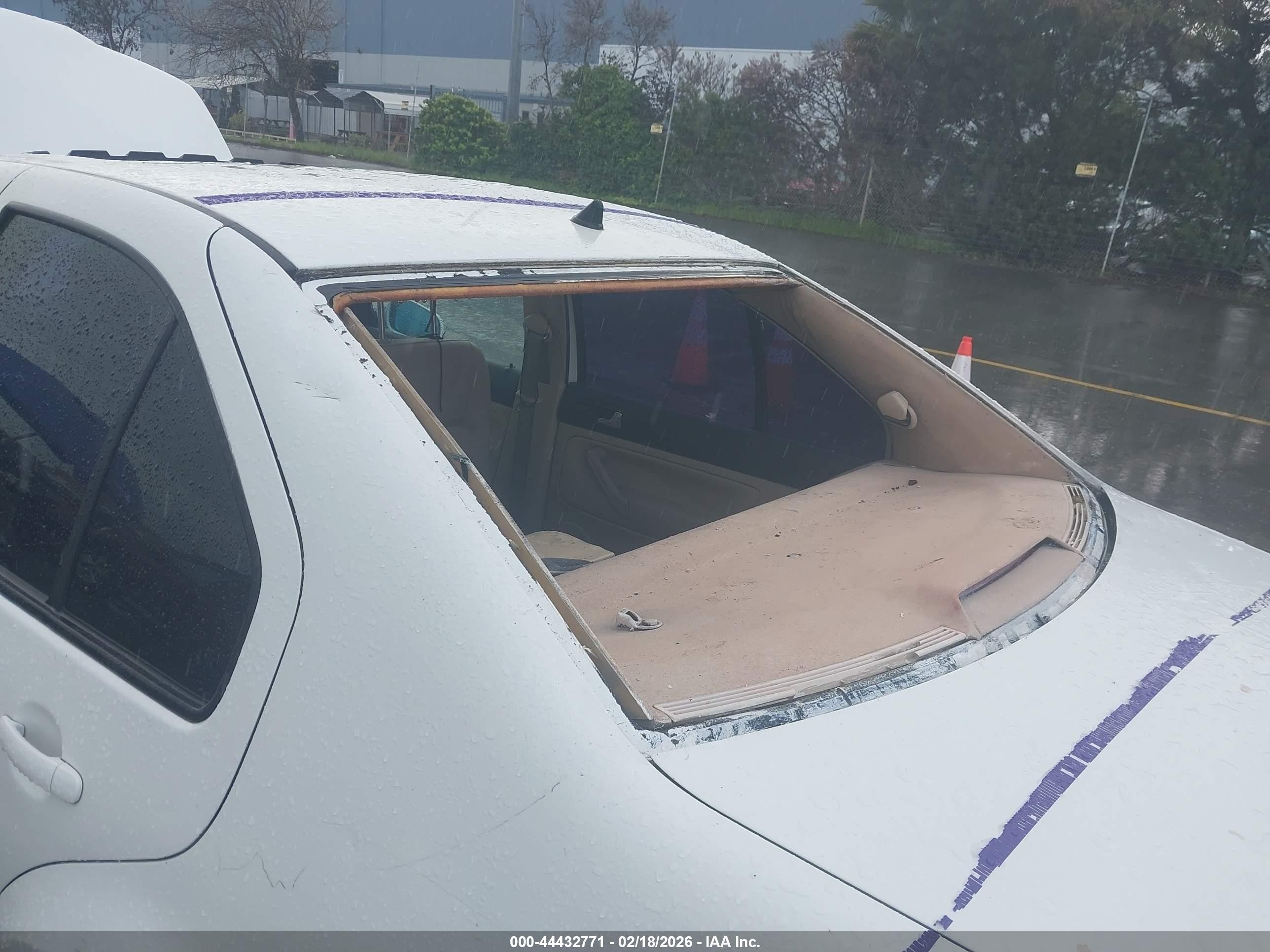 2000 Volkswagen Jetta Gls White vin: 3VWSC29M6YM170306