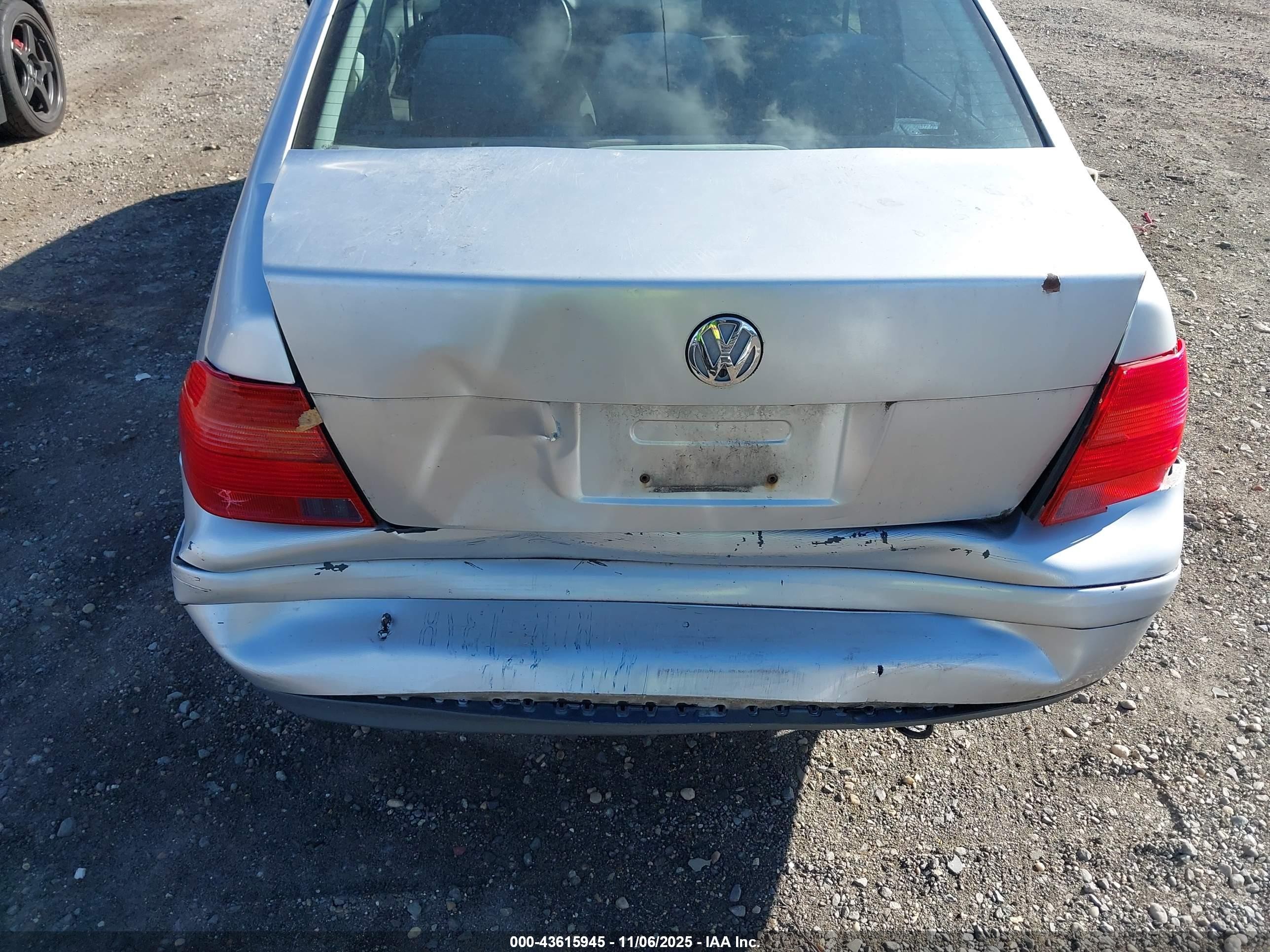 2000 Volkswagen Jetta Gls Silver vin: 3VWSC29M8YM149800