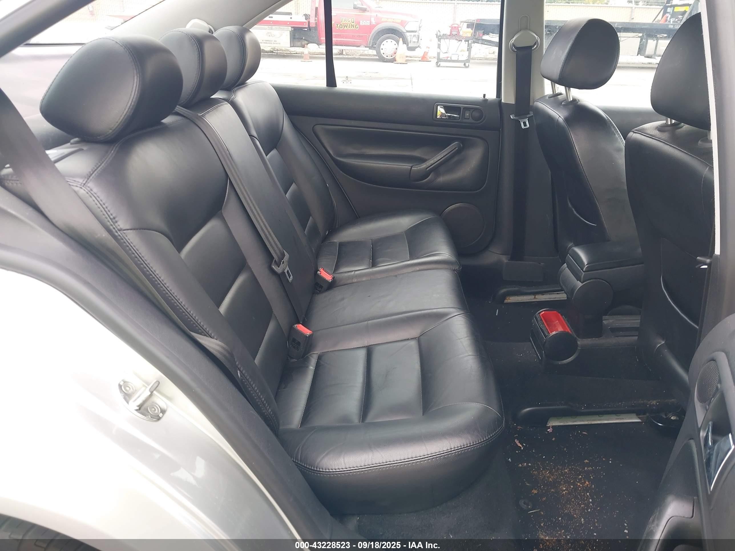 2000 Volkswagen Jetta Gls 1.8l Turbo Silver vin: 3VWSD29M3YM196388
